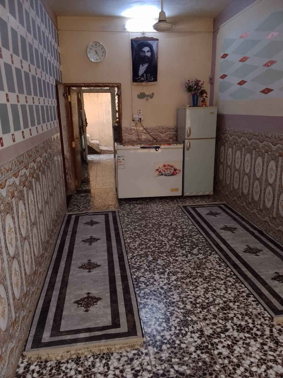 سلام عليكم 
 دار للبيع طابو صرف ركن على شارعين تبليط موقع جميل جداً المساحه 130م موقع الدار حي عداي قرب. محلات گضيبان يحتوي على صاله+استقبال+ مطبخ+غرفه نوم+حمام داخلي+تركك2متر+مخزن طابق ثاني
 جينكو+حديقه السعر خاص 
رقم الهاتف  
***********
