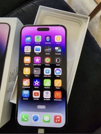 عندي 14 برو ماكس للبيع لون بنفسجي ذاكره 256 شرق اوسط مبدل شاشه نوعيه م...