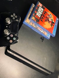 بلايستيشن 4 سليم (PS4 Slim) – أونلاين جاهز للاستخدام ​الحالة: الجهاز ش...