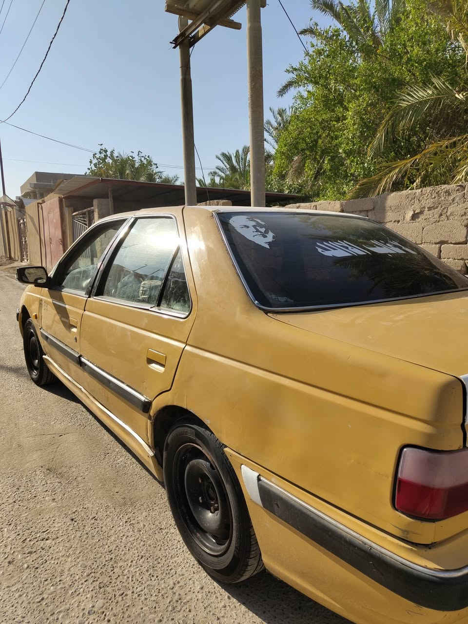 18 $ وبيها مجال 
بيجو 2012
مكينه كير خير من الله 
دواخلها نضيفه التبريد   عاطل
كهربائيات كلها شغاله تايرات نضاف
بديها شوف العين السنويه توها ساقطه صارلها شهرين اتكفل فقط تحويل  مالي علاقه لابل الهيئه والغرامات
عنواني بصره أبو الخصيب 
***********
