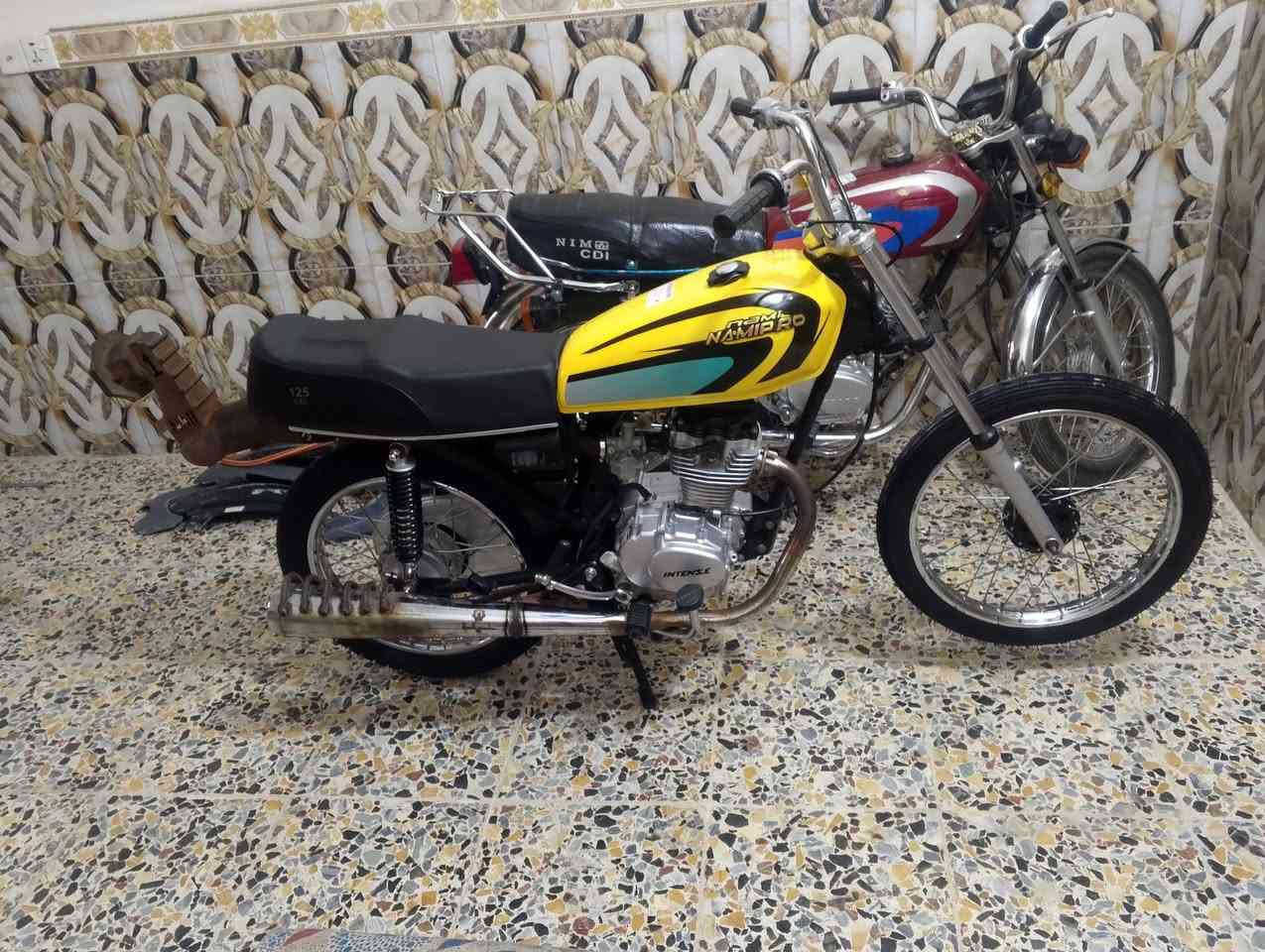 دراجه للبيع مكان كربلاء السعر 650 وبيها مجال دراجه كلك كلك شارع خليه يتصل شاصيه 23 محركه 25 محركه شارع اللي يتصل.   ***********
