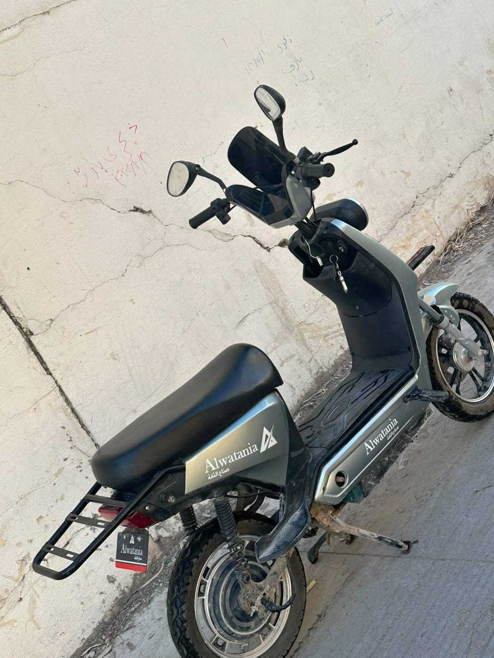 ماطور شحن • ٥ بطاريات • بصمه عن بعد