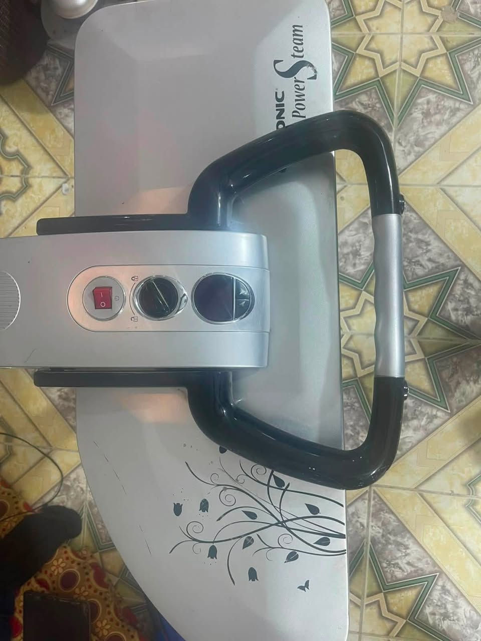 عندي ذني غراض أبيعهن شلع
باب غرفة صاج عراقي 
وزاوية ملابس
اوتي كويي
مكنسة كهربائية 
العنوان الدورة قيمهن واخذهن 
***********
