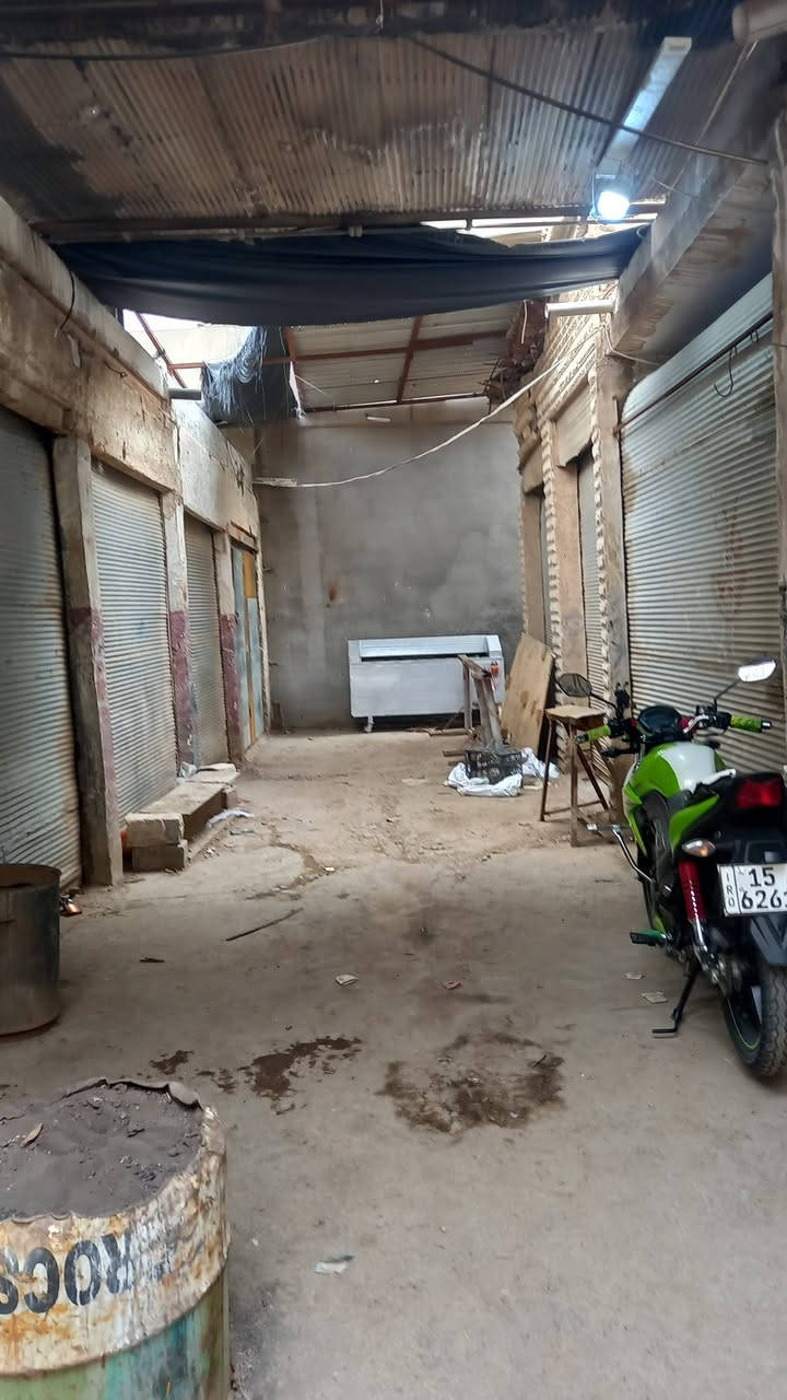 القطانة بالسوك • قطعة أرض • بناء قديم