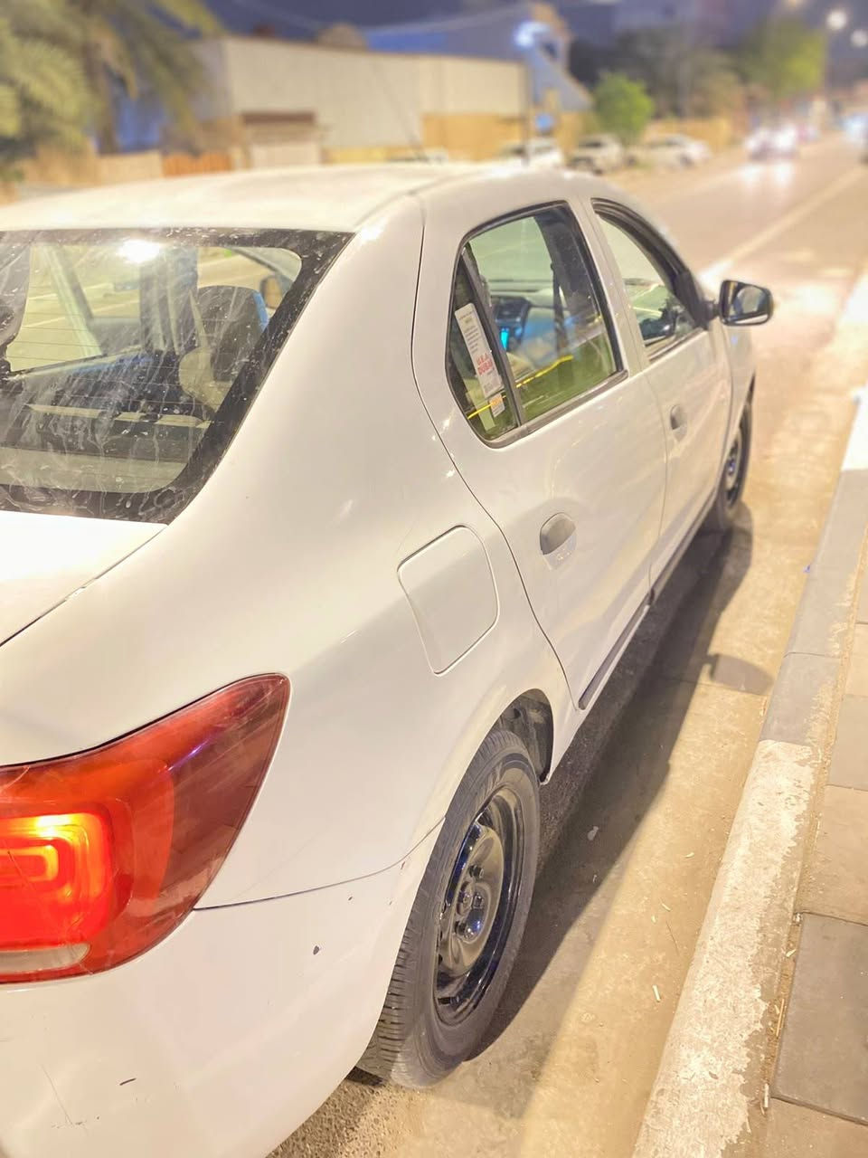 السلام عليكم رينو سمبل 2019 سيارة نضيفة مكفولة من ضربة بيها قطعتين صبغ بدون حادث داخلها نضيف جدا جاهزة مكينة كير حدادة تبريد تخم تاير السعر 55 العنوان البصرة المعقل رقم الهاتف *********** البصرة, العراق
