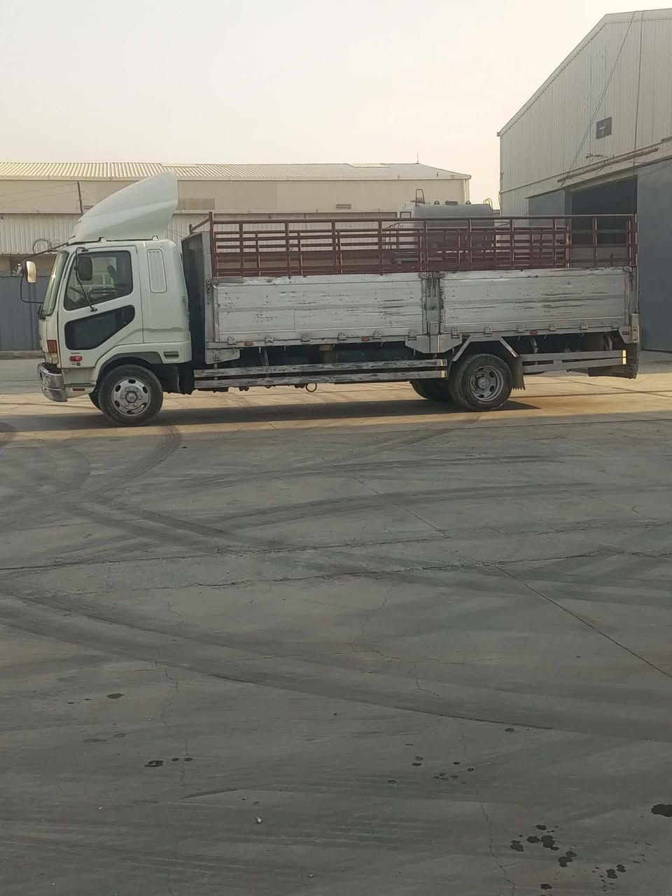 سلام عليكم فوزه البيع سته وربع سياره جاهزه تبريد ثلج مكينه ١٦كسل شيطان  بسمي مكان سياره بغداد سعر ١٤٠.    
***********
