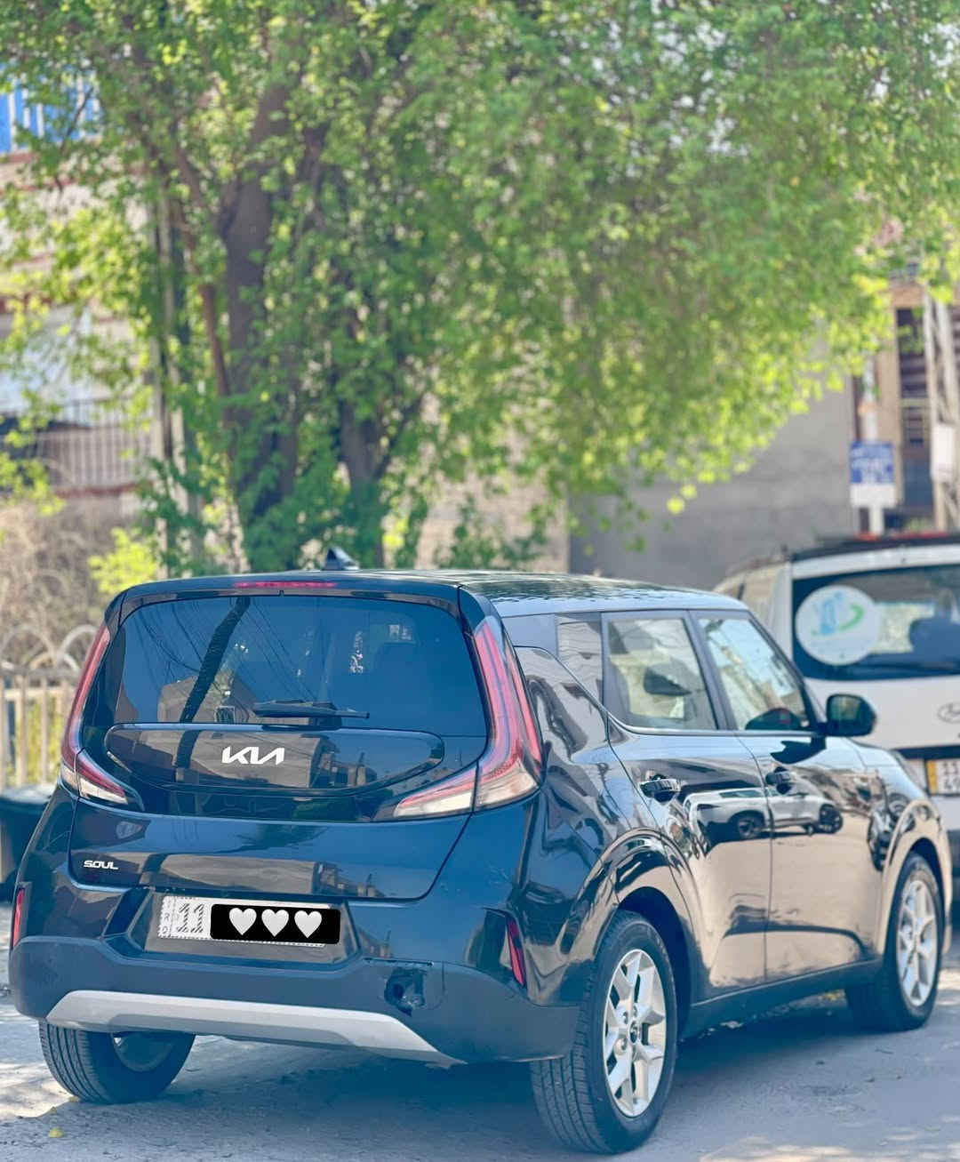 #السلام_عليكم
#للبيع 🚘

- كيا صول  2023 ( kia soul )

- رقم بغداد بأسمي تحويل ثاني يوم

- مكينه  2000 DOSH

- ماشيه 56 الف ميل حقيقي

- السعر 143 وبي مجال

- اللون اسود ملكي

المواصفات :-  

* شاشه  حجم الكبير + كامرة 

* تحديد مسار + قياده ذاتيه 

* رادار امامي + خلفي + جانبي 

* تحكم  ستيرن 

- حادث السياره كسر بالدعامية الامامية
- مكان السياره بغداد  /البنوك

- السيارة مكفولة من ناحية المحرك والكير والشاصي واللغد والسونار موجود

للاستفسار / الاتصال على الرقم او الواتس اب
د. حيدر ⁠
***********
