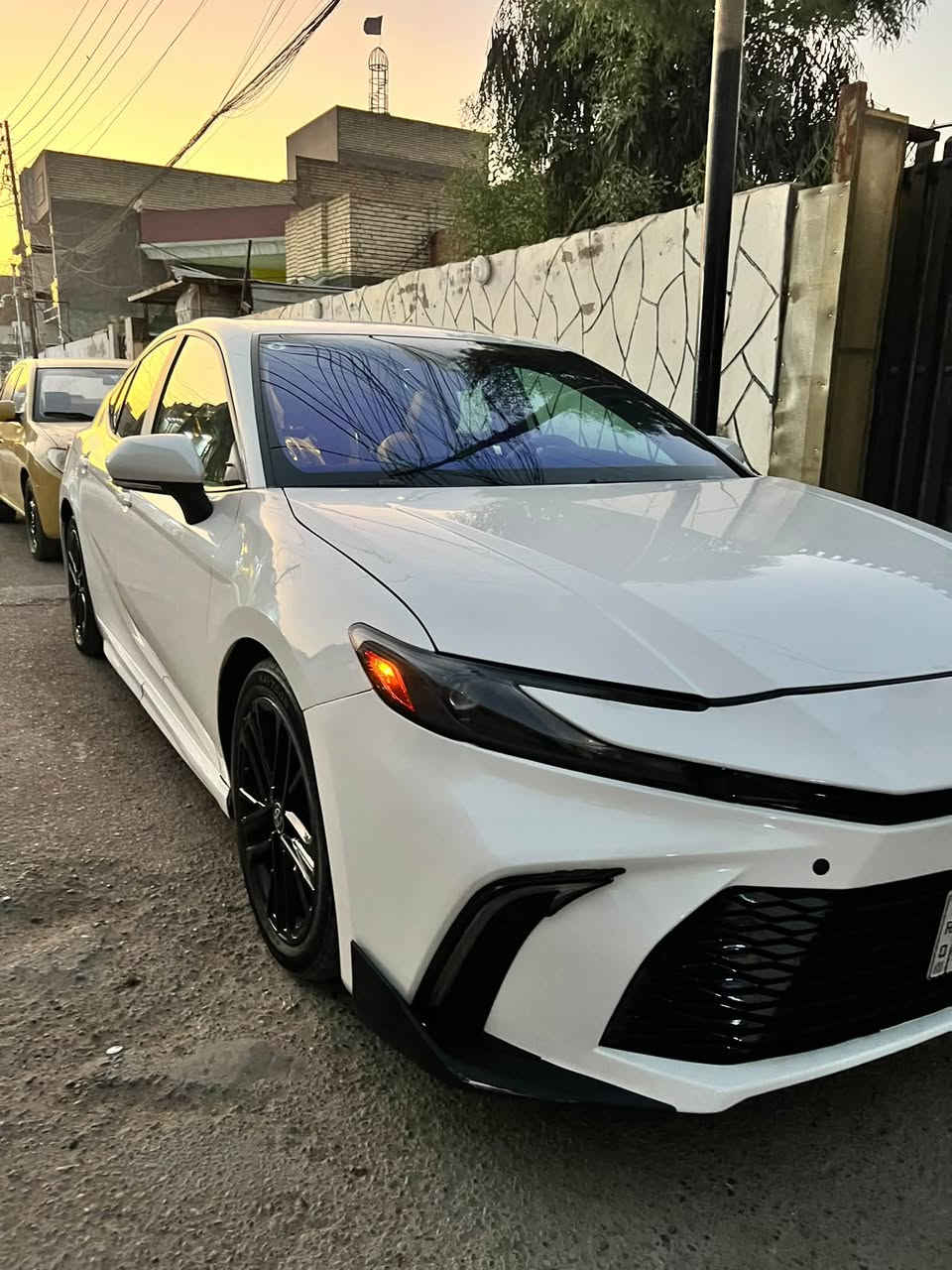 كامري 2025 SE
وارد امريكي صور الحادث بالمنشور 
السعر 215 وبيها مجال 
مكان بغداد 
الرقم ***********
