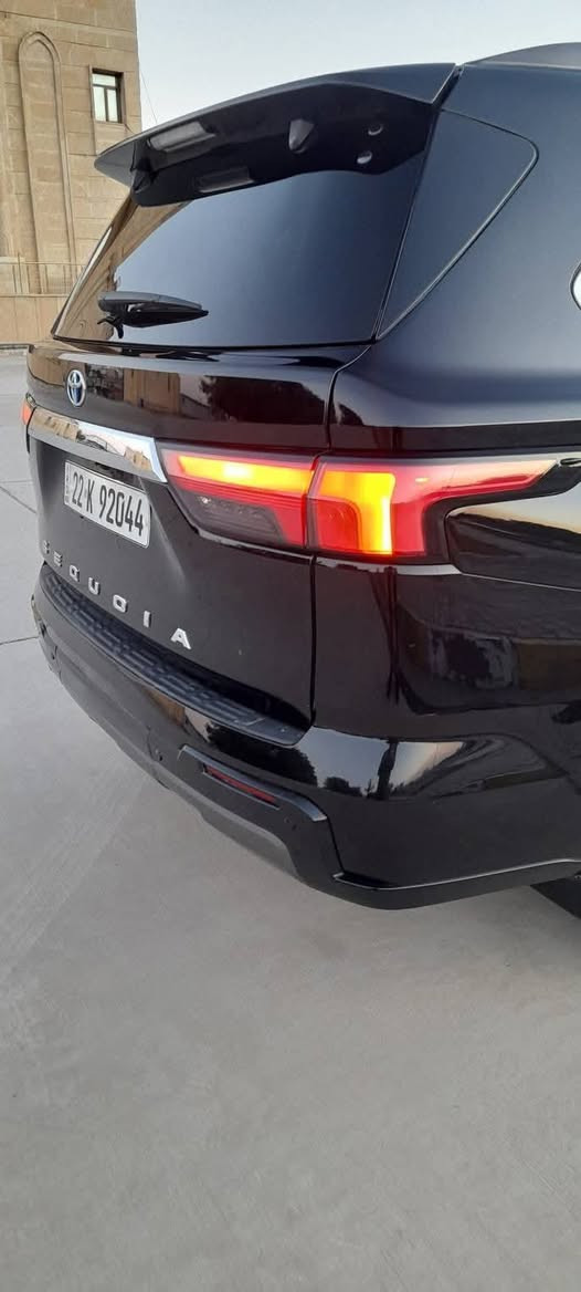 تويوتا سيكويا موديل 2023 جديدة بمعنى الكلمة ماشية 26 الف فيئة Limited محرك 6 سلندر (3.5T (3500 بانزين + هايبرد ضررها بسيط جدآ جاملغ أمامي صفحة السائق وربع البنيد بدون دواخل بدون ايرباك  رقم أربيل بأسمي تحويل مباشر سعر 55 الف دولار 5 شدات و 50 ورقة وبيها مجال للطيبين للإستفسار *********** عنوان ديالى بعقوبة الجامعة
