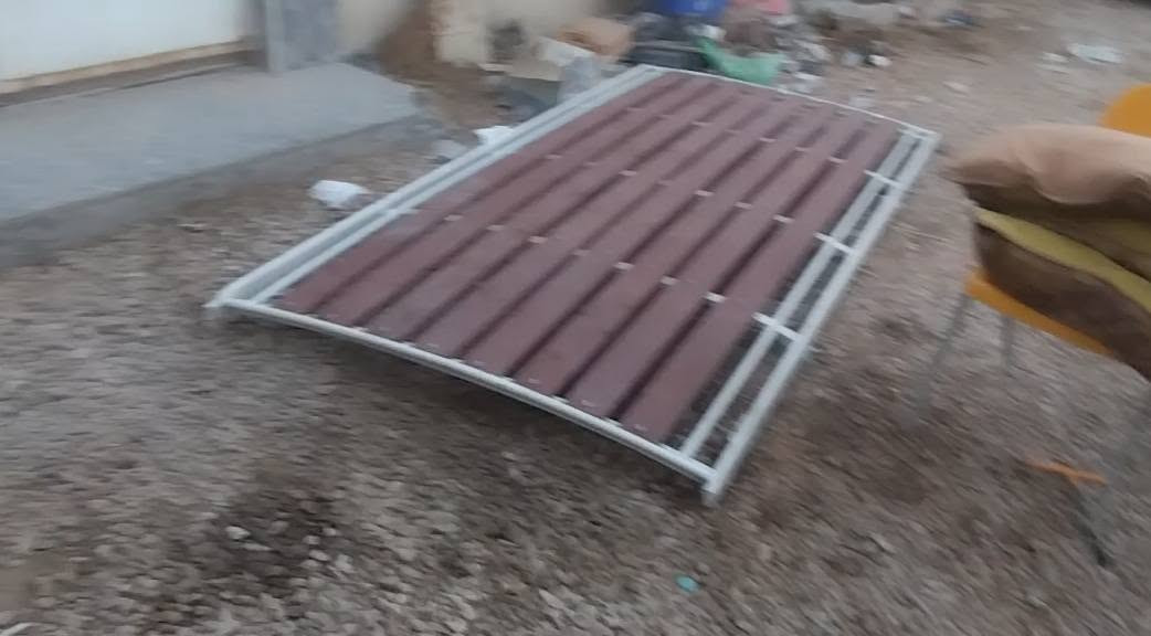 سلام عليكم  سوبايه مال هايسه ام بوز للبيع جديده شديته فترة الزيارة وفتحتها اللون مالتها بلون السيارة سعر 300 بيها مجال اتصال *********** مكاني نجف
