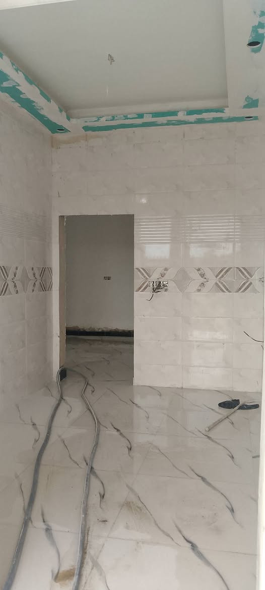 دارين للبيع المساحه 125 متر طابقين اربع غرف نوم
الواجهيه 6:15 والنزال 20 
القادسيه قطعه 500 السعر 105 وبي مجال 
***********
***********
