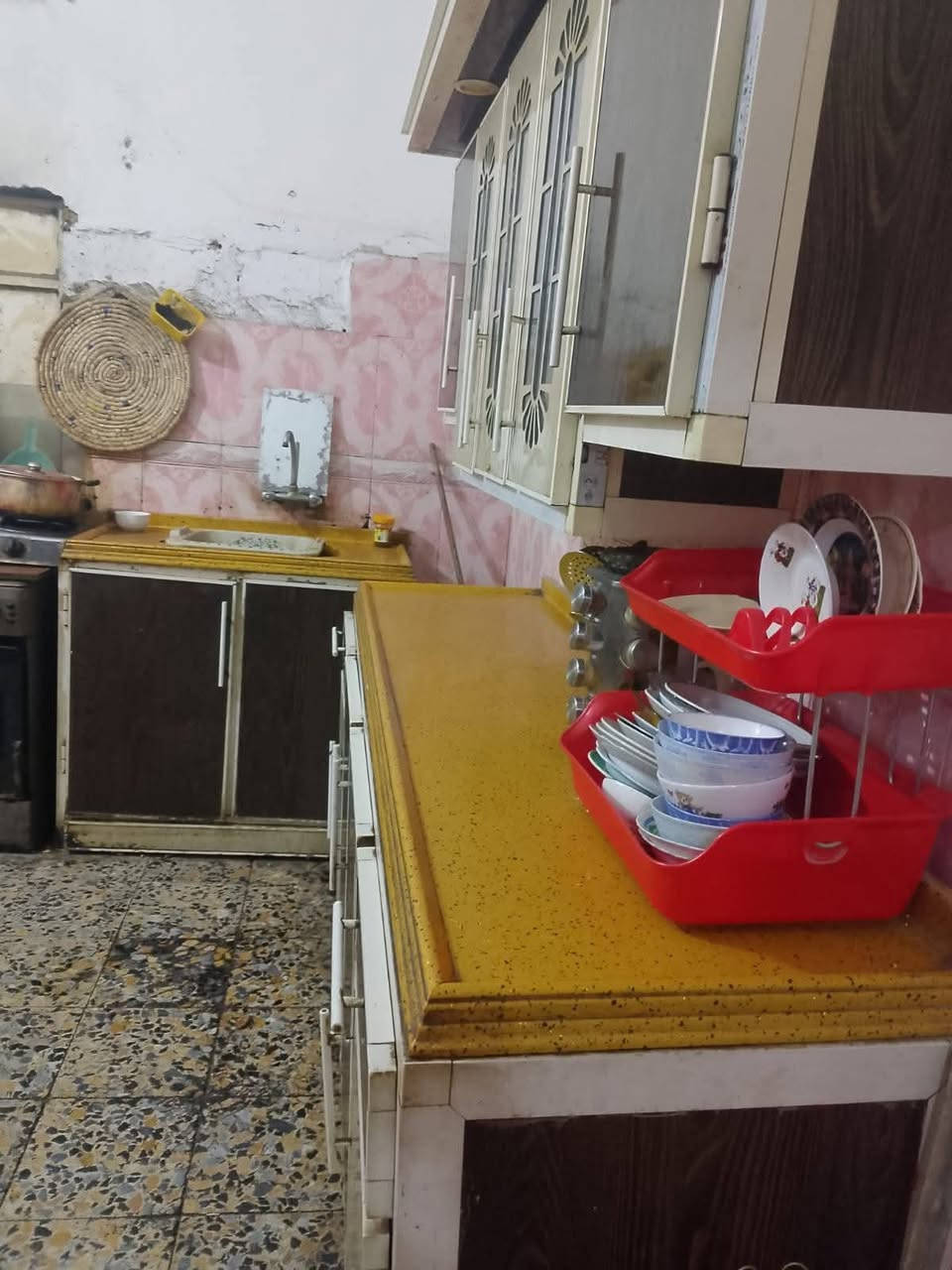 كاونترات مستخدمه البيع ناصريه مركز
***********
