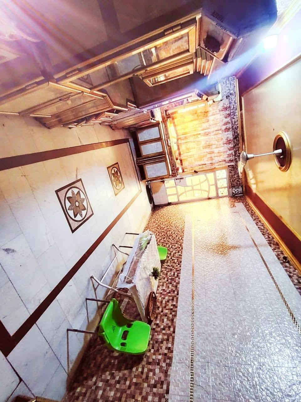 عقار للبيع مساحته ٢٠٠ متر طابو صرف بسم  شخص واحد ثاني يوم يفتح بيان طابق ونص ٤غرف نوم وصالتين واستقبال مطبخ خدمات عدد٢ بيتونه واجه ٨ ونزال ٢٥ خدمات كامله
موقع العقار حي طارق شارع الوسط
لاستفسار الاتصال على الرقم *********** 
عقار للبيع مساحته ٢٠٠ متر طابو صرف بسم  شخص واحد ثاني يوم يفتح بيان طابق ونص ٤غرف نوم وصالتين واستقبال مطبخ خدمات عدد٢ بيتونه واجه ٨ ونزال ٢٥ خدمات كامله
