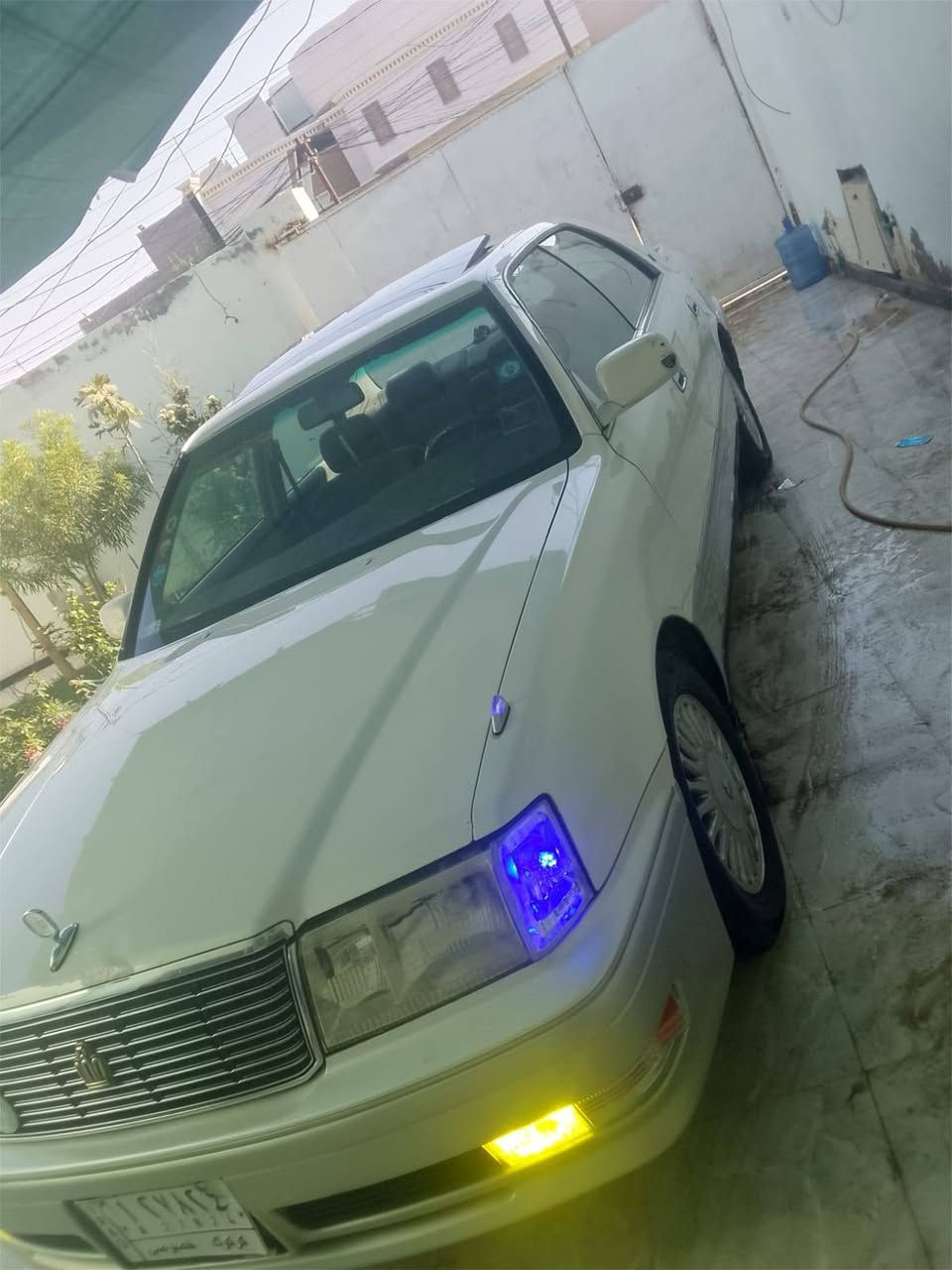السلام عليكم راس الثور مديل 2000 كفاله فول تبريد امامي خلفي فتحه سقف تحوير نجف فوك وجوه دافع كمرك وعندي معامله والقرص واصله عل رقم  رايده ٨٣ وهاذه رقمي ***********

