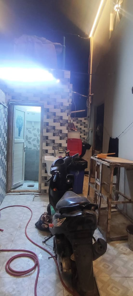 بيت للبيع في حي الامين الاول شارع التنانير مساحته 180 م
يحتوي على غرفتين نوم وصالة واستقبال ومطبخ وصحيات بناء طابوك سعره 70 مع مجال بسيط للتواصل على الرقم ***********
