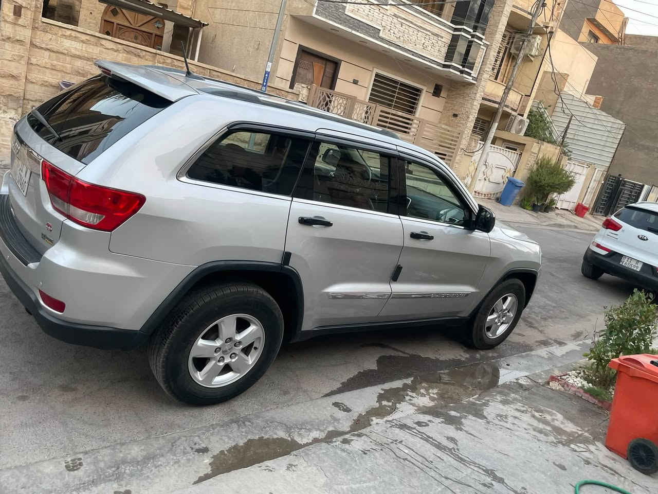 جيب لاريدو كلين عدى شبر بلجاملغ بلعراق سياره جاهزه وعليه ادامه كامله لبيع او مراوس بسبورتج 16 إلى 19 ماشيه 150 كيلو رايده 165 لاستفسار *********** مكاني غزاليه
