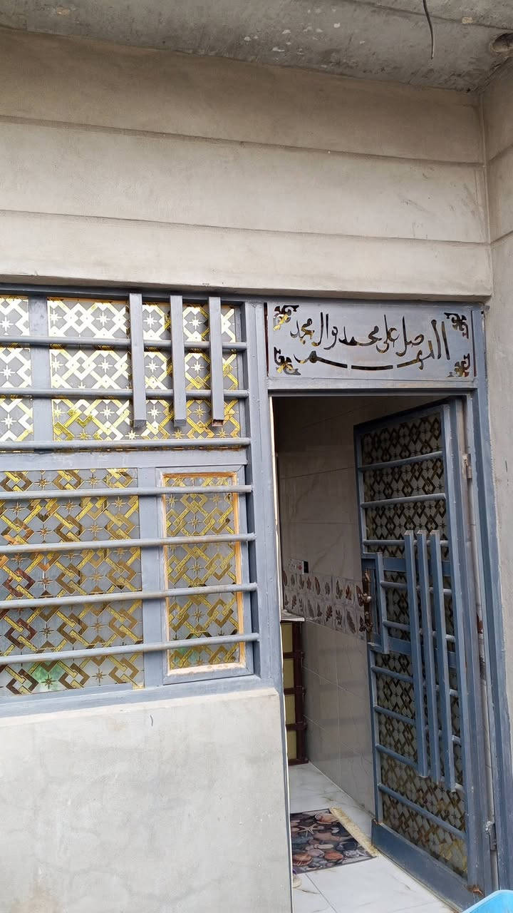 حي الفرات • ١٠٠م • غرفة وصالة