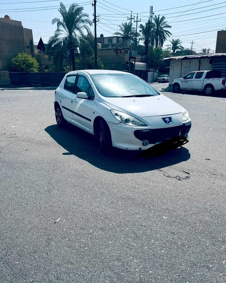 بيجو فرنسي للبيع  كير ومكينه مكفولات  تبريد ثلج سنتر لوك شغال  شاشه اندرويد  تخم تاير كهربائياتهه كلهه شغاله سياره باسمي شرط التحويل مصبوغه عام للجماليه العنوان بغداد المشتل السعر 58 وبيهه مجال للطيبين الشراي يخابرني 
***********
