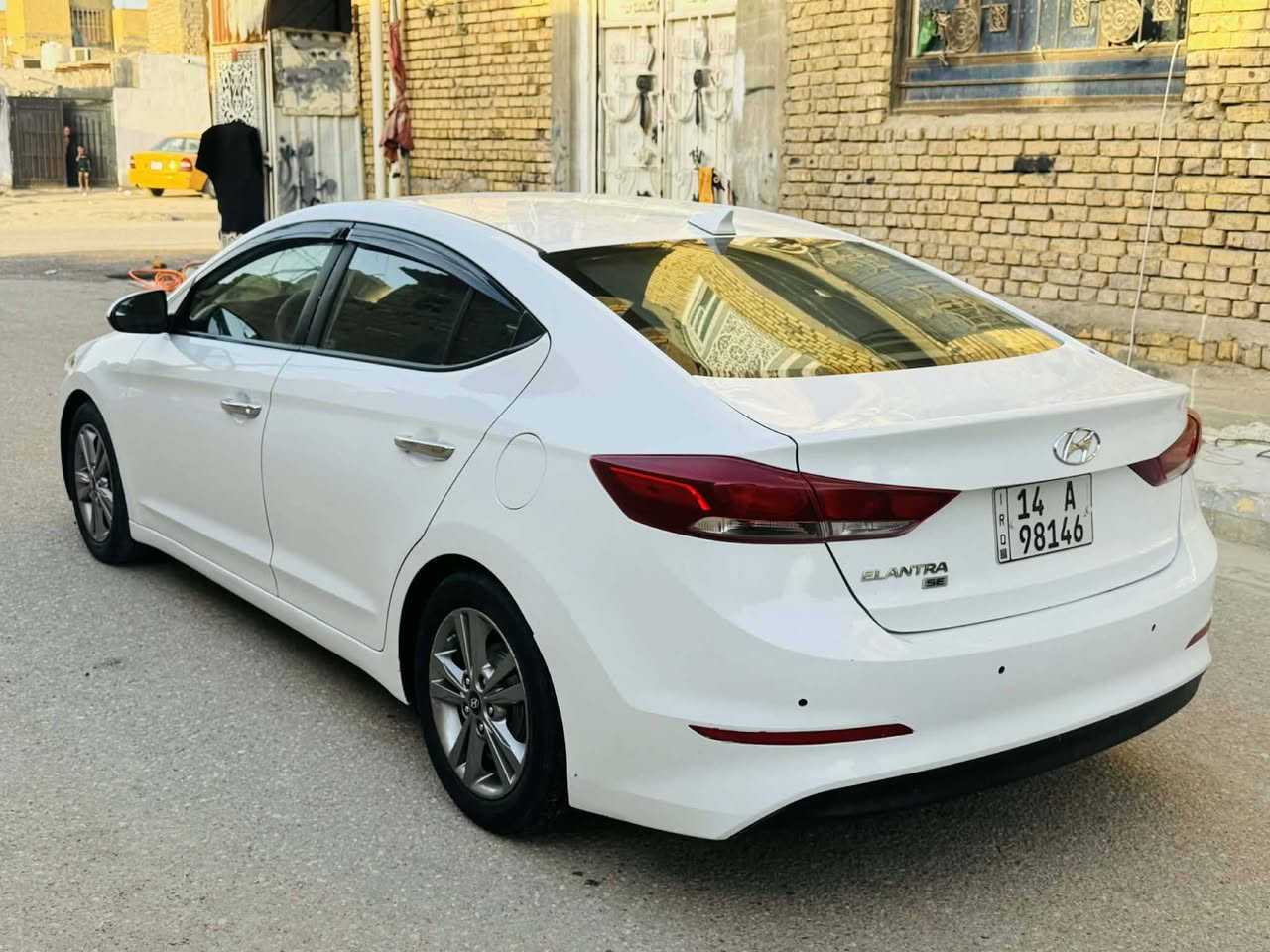 اللهم صل على محمد وآل محمد
السلام عليكم ورحمة الله وبركاته هونداي  النترا وارد امريكي موديل 2017  رقم بصرة دولي بسمي  تحويل مباشر سنوية جديدة السياره بيه تبديل باب الخلفي اصلي فقط ورشات صبغ بسيطه سياره جديده بمعنى الكلمة مواصفات السيارة(( تحكم ستيرن.  ويل كب5. تبريد. كامره. ))  سيارة جاهزة مال جناي تخم تاير جديد كهربائيات كلها شغالة حدادية 100\100 مكاني ناصريه مدينة الصدر السعر 110  للاتصال ***********
