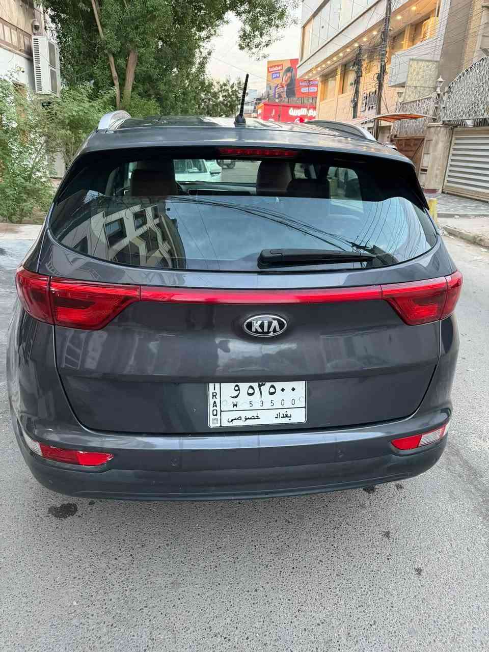 كيا سبورتج 2017 محرك جي دي اي رقم بغداد
السونار موضح بالصور 
بغداد الكرادة 
تخم تاير 
داخل جلد 
شاشة 
كامرة خلقية
تحكم ستيرن 
كير ومكينة مكفول 
للاستفسار على الهاتف ***********
ابو سجاد
