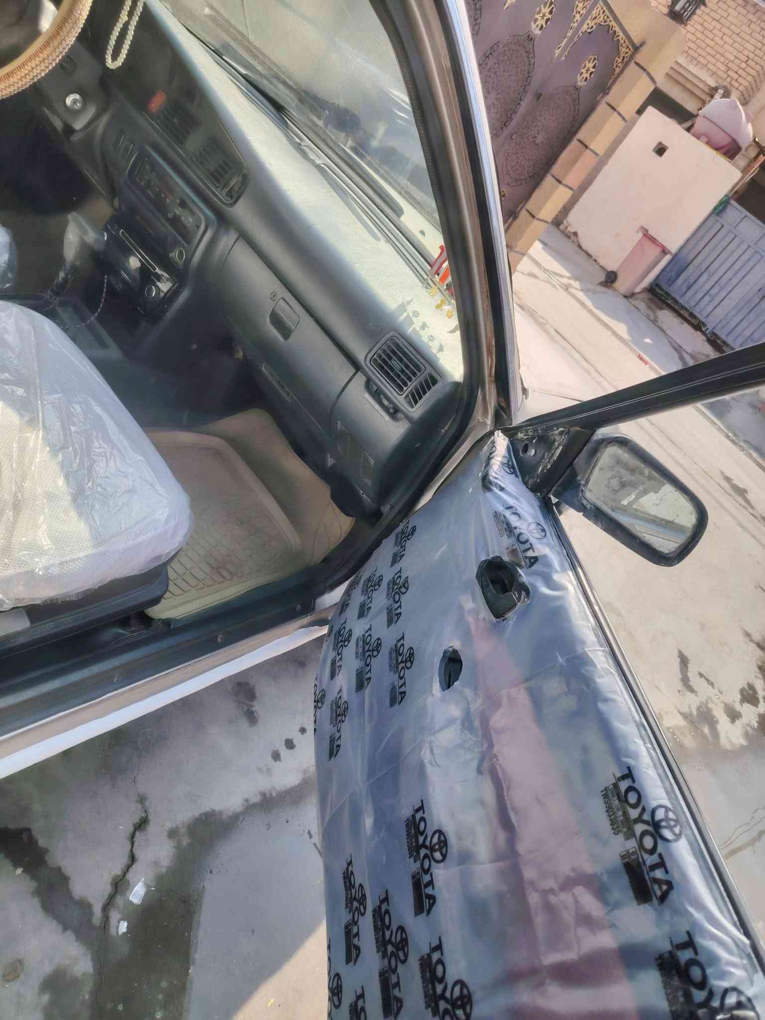 السلام وعليكم مازدا للبيع موديل 1992 سياره جاهزه ماكينه وكير اوتوماتيك تخم تاير جديد سياره كلش حلوه وجاهزة  كهربائيات جاهزه رقم كربلاء تحويل مباشر سعر 27 وبيها مجال مكان واسط العزيزية رقم الهاتف ***********.
