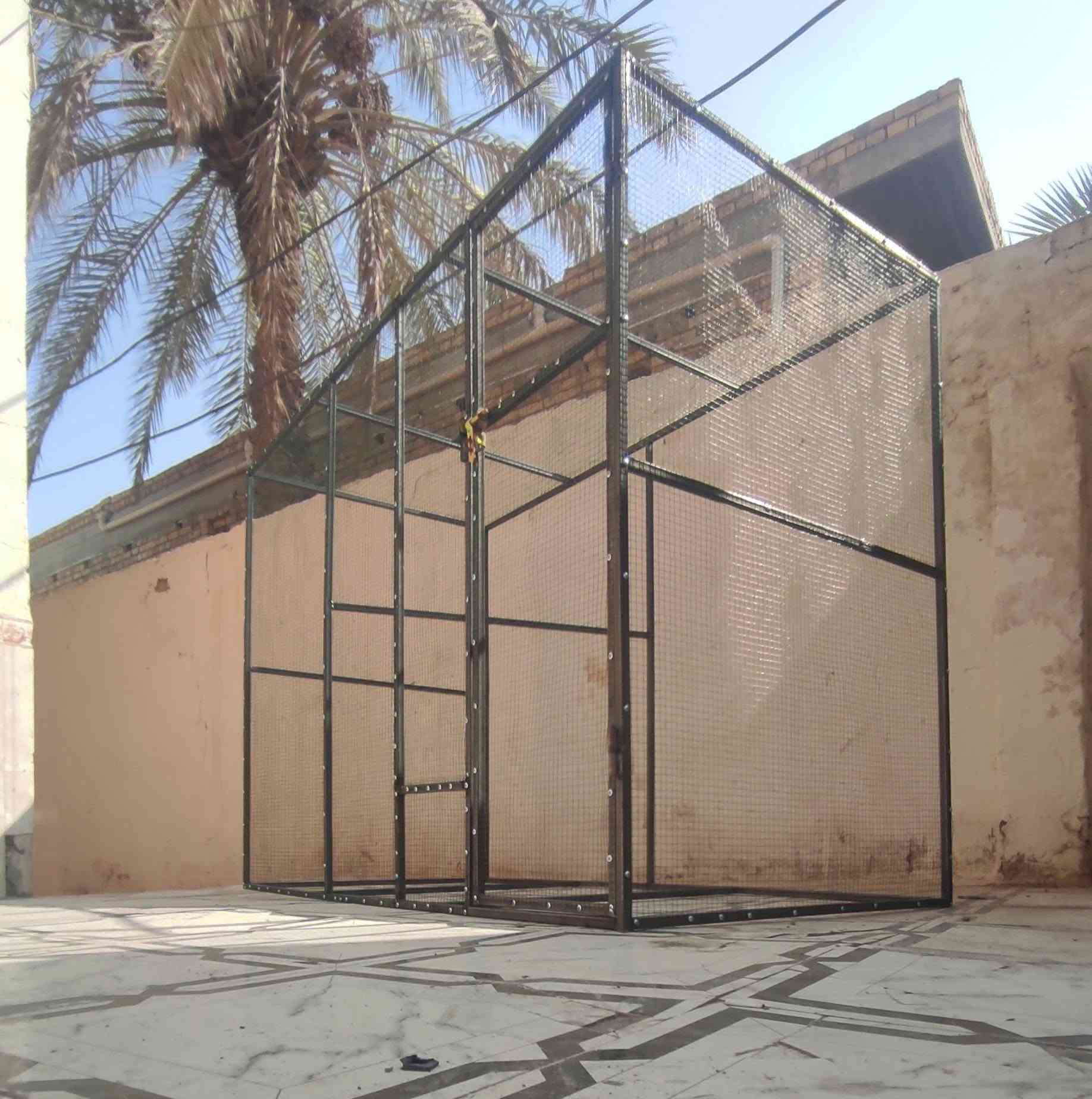 تم اكمال قفص طيور حب الى احد الاخوه في ناحية العكيكه
القياسات
ارتفاع متر او نص
طول مترين 
عرض متر 
سعره 130 
كرمه بني سعيد 
***********
