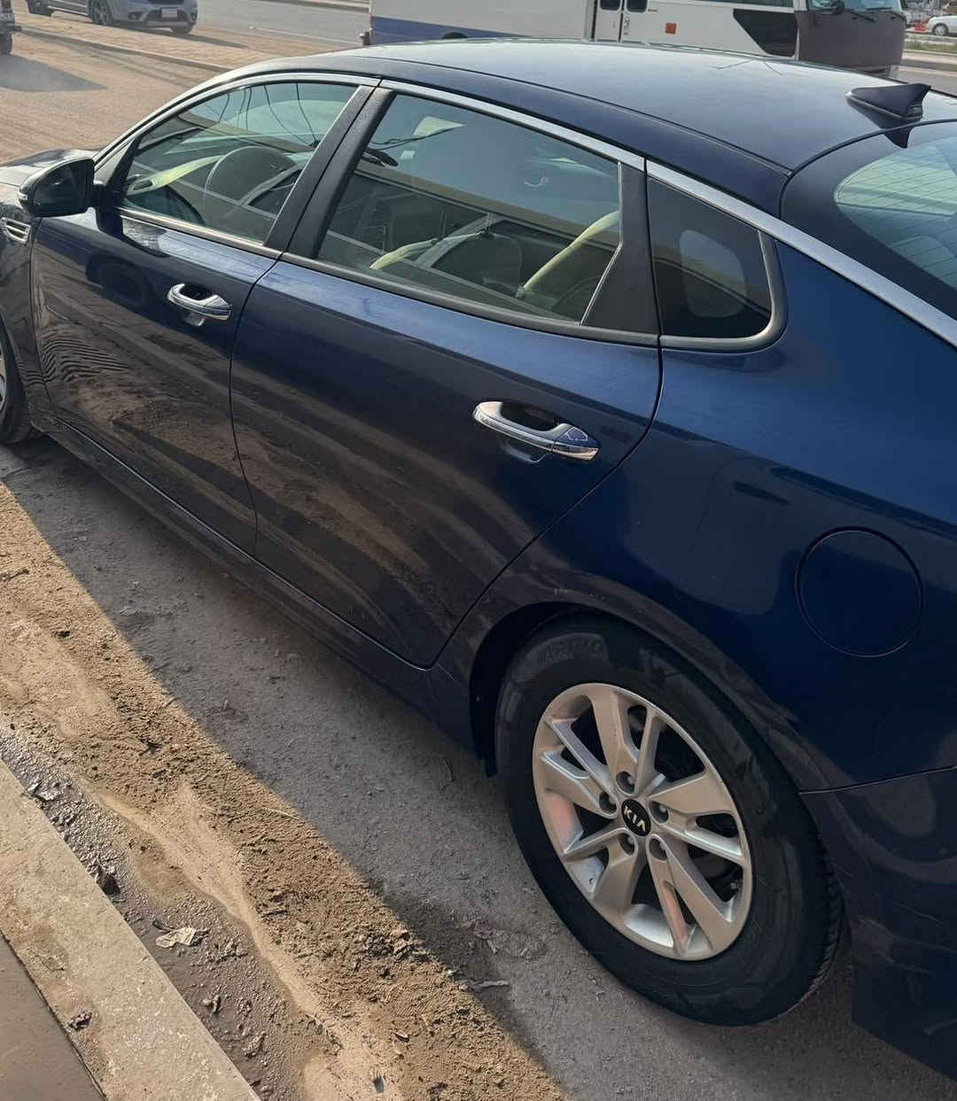 كيا اوبتما موديل 2018 
محرك 2400
السيارة رخيصة جدا لان بيها 👇
وارد حادث بنيد وجاملغ  ضربة خفيفة 

مواصفات ستندر 
حساسات رادرات  خلفيه و جانبيه

🛑 سعرها تعليق يصلك مباشر💌

رقم هاتف ***********
