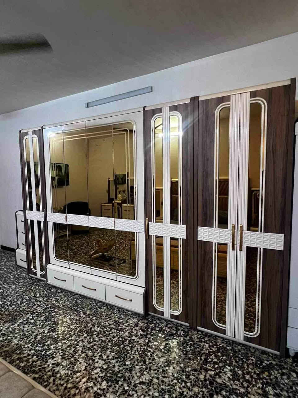 غرفة تركية ضخمة نضيفة كلش سعرها مليون و600 مع النقل والشد داخل بغداد للاتصال *********** يوجد واتساب بغداد, العراق
