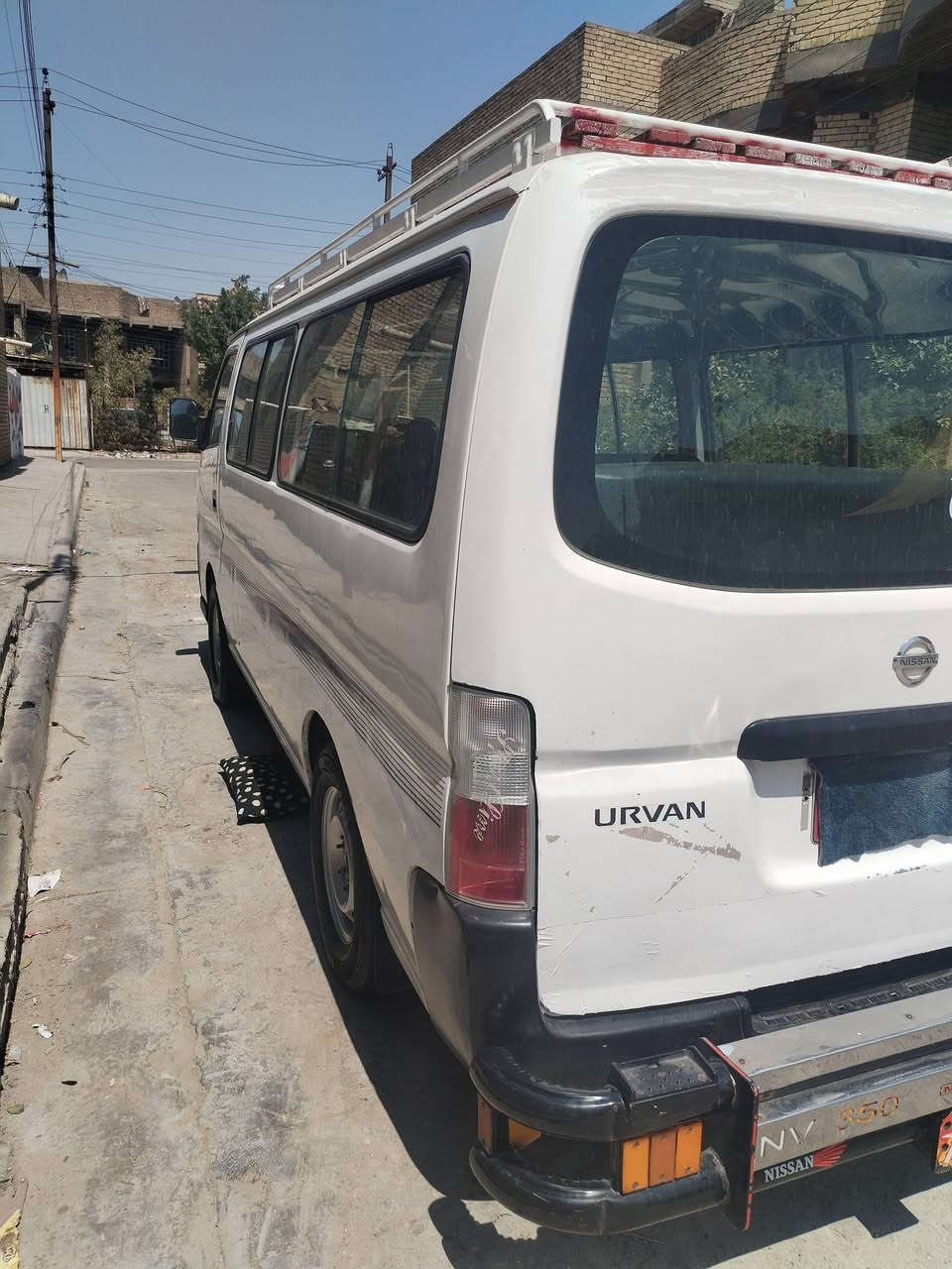 نيسان ٢٠١٢ مكينة وكير وكسن مكفولات كهربائيات كلهة شغالة صحدادية جديدة صدر امامي خلفي جديد تخم تاير جديد تخم ويل جديد درع وسيباية بيهة سيارة غرفتهة جديدة دوشمة جديدة ***********

