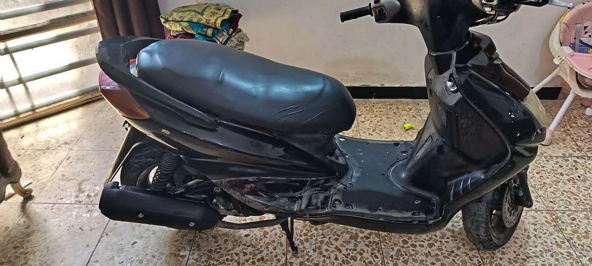 السلام عليكم سكنس نثيه ياباني ١١٠ سرعهت ستان حساس شغاله وجاهزه ومكينه تخبل والسعر ٣٥٠ مكاني بل شعله *********** مراسله جاهزه هندر وسلف

