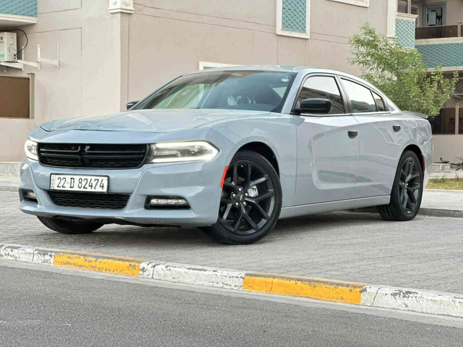 من رخصت الادمن سلام عليكم جارجر مديل 2021 لون سموك مميز  وارد امريكي حادث حافه الجاملغ والبنيد رقم اربيل الجديد سنويه جديده مكينه 3600 تو ويل ماشيه 58 ميل سياره جديده وجاهزه 
مواصفات شاشه كار بلي كشن حضن حساس خلفي تشغيل عن بعد مواصفات بلاك توب 
للاستفسار اتصل 
***********
العنوان البصره

