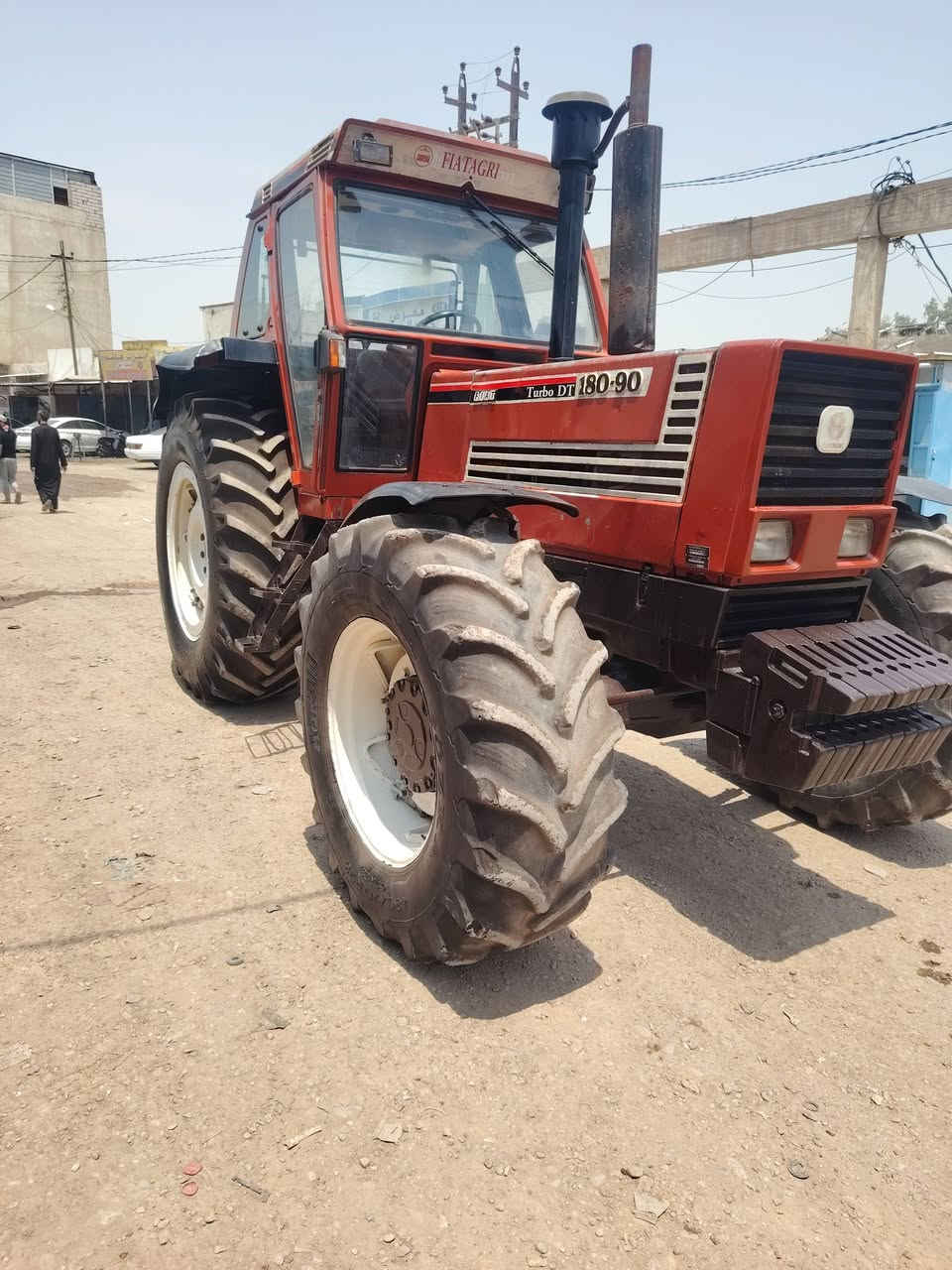سلام عليكم فيات 180 فول عادي بك بالصفحه اكسل بارز شاصي حنيه تكمه عريضه منفيس باسمي ما مشتغله بالعراق مكاني ميسان *********** او واتساب
