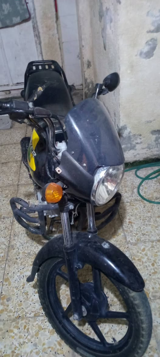 ***********بوكسر 2021 نضيفه بس كام شفت الدراجه شغاله نكره سلف وهندر وكهربائيات كله شغاله السعر 800وبيه مجال للشراي مكاني بغداد الحسينية رقمي

