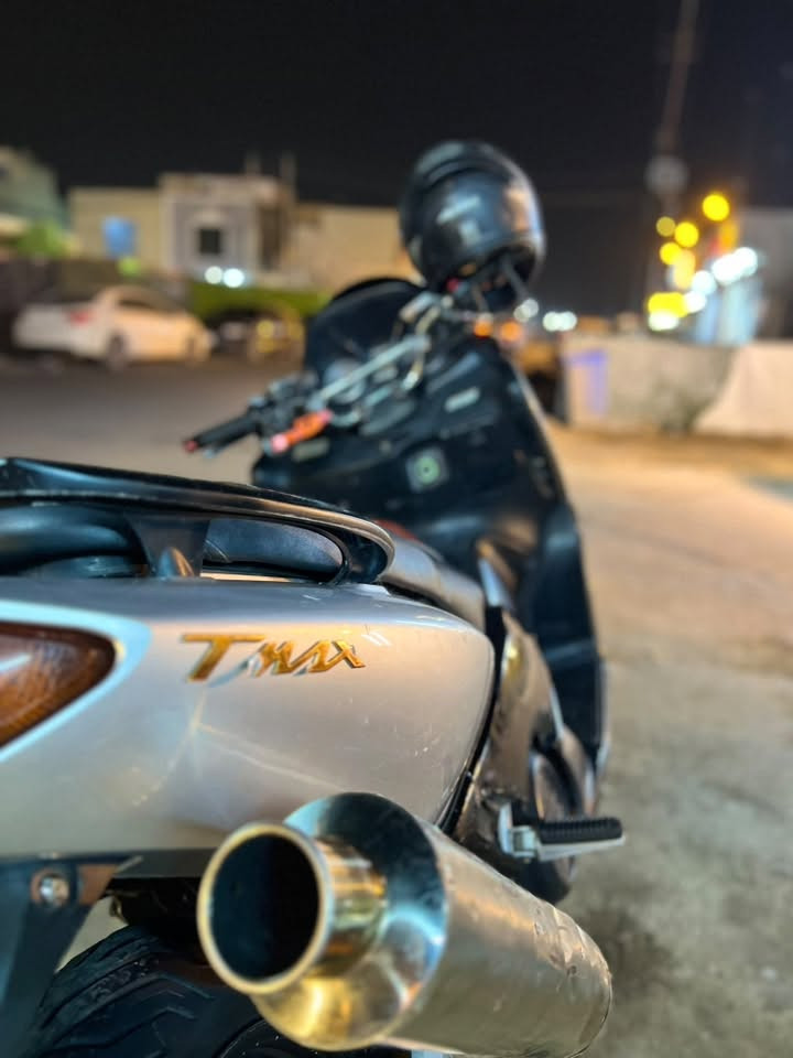 ٢٠٠٨ كفراتها كامله 
مفتوحه جديد عل سحك وكف بيها نوزل وتركتها كفرات موجوده باتري جديد جيب نوزل شغل وانطلق ابيع كوم حديد اكفلك سرقه وحلال وحرام السعر١٣٥٠وبيها مجال حك الجيه ***********
