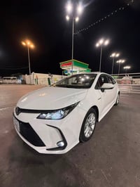 كورلاء تيوتا هايبرد   موديل 2023 سياره ماشية27 سياره كفاله عامه  بيها ...