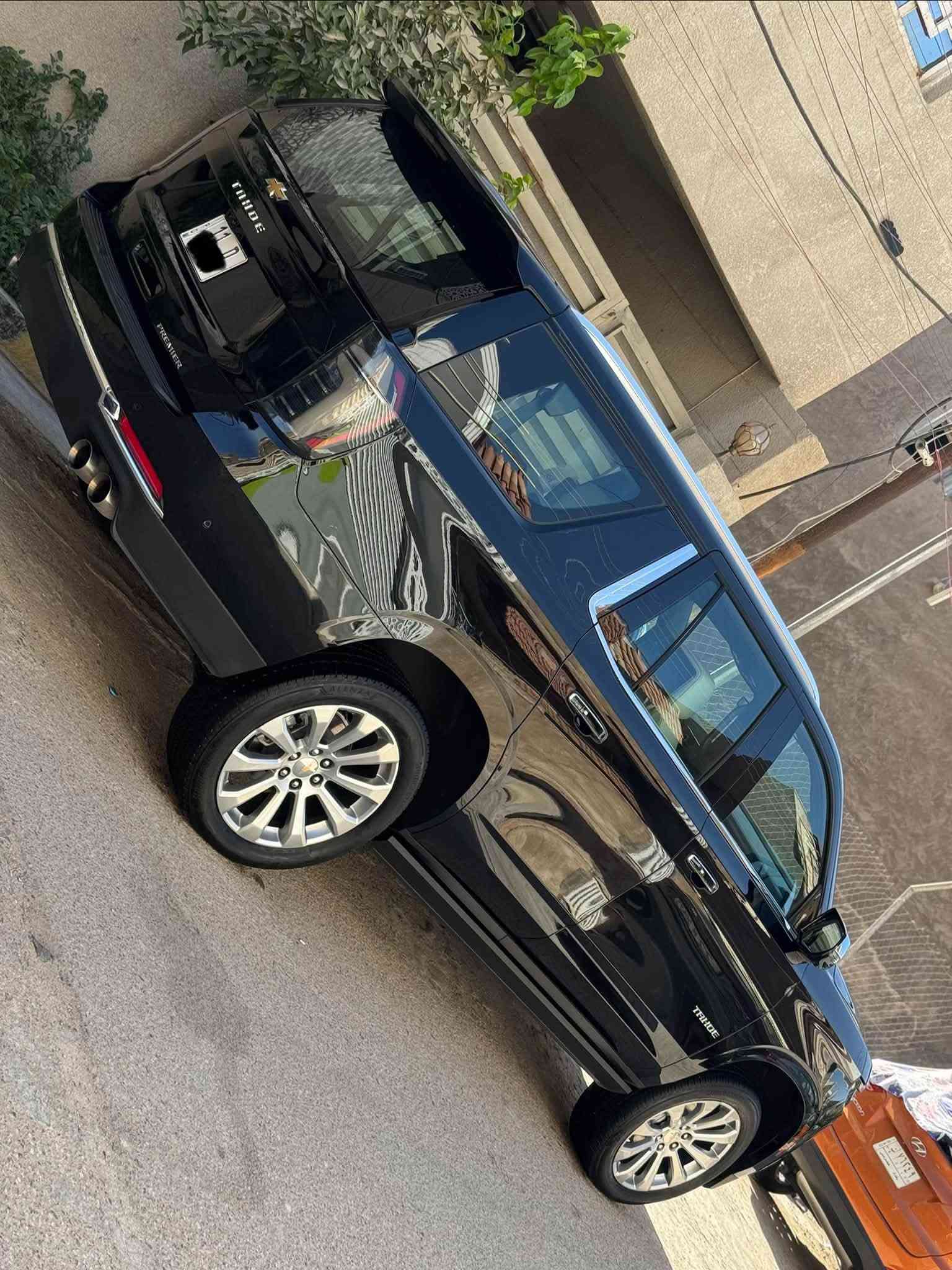 للبيع تاهو برايمر PREMIER خليجية موديل 25 ماشية 13 الف كيلو وكالة المنصور  بعدهة بالضمان رقم بغداد بأسمي كفالة عامة عدا رصعتين pdr اعلى مواصفات  ١/١:
شاشة كبيرة متصلة
جكات 
داتا شو (عرض على الجامة الامامية)
بانوراما
كامرات 5 محيطية 360 درجة
٣ شاشات
عدادات شاشة دجيتال
رادار امامي + تحديد مسار
رادار جانبي + نقط عمياء
دوسات كهرباء + انارة led
سستم صوت BOSE
ثلاجة
كشنات جلد ابيض خزن ميموري + هزاز كشن
تبريد تدفئة كشنات امامي + خلفي تدفئة
منافذ شحن usb,hdmi,typeC
ويل حجم ٢٢  كروم 
اشاير مري + مري شفط + هيتر مري
جنطة كهرباء + ستيرن كهرباء
سايد بريك بصمة
داخل ابيض + صاج ملكي
حساس امامي + خلفي
فور ويل
وباقي المواصفات المعروفة  والسعر 67,300$  الف للاستفسار ***********
