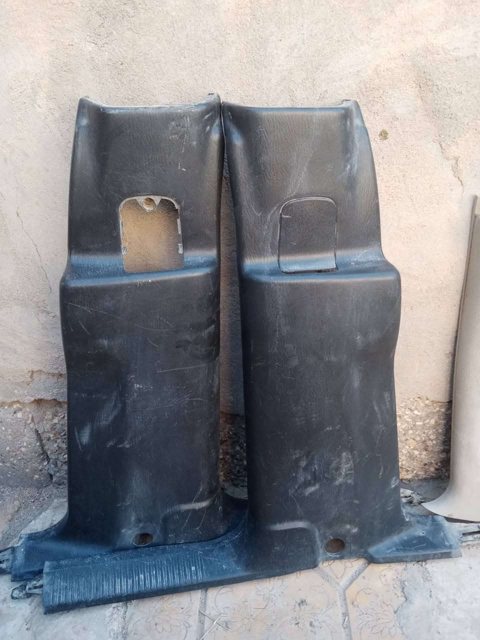 سلام عليكم غراض جيب شاروكي 2000نضاف 4تاير جبلي هو رنكه وقرفه كامله بيبان 4نضاف مكان ناصريه ***********

