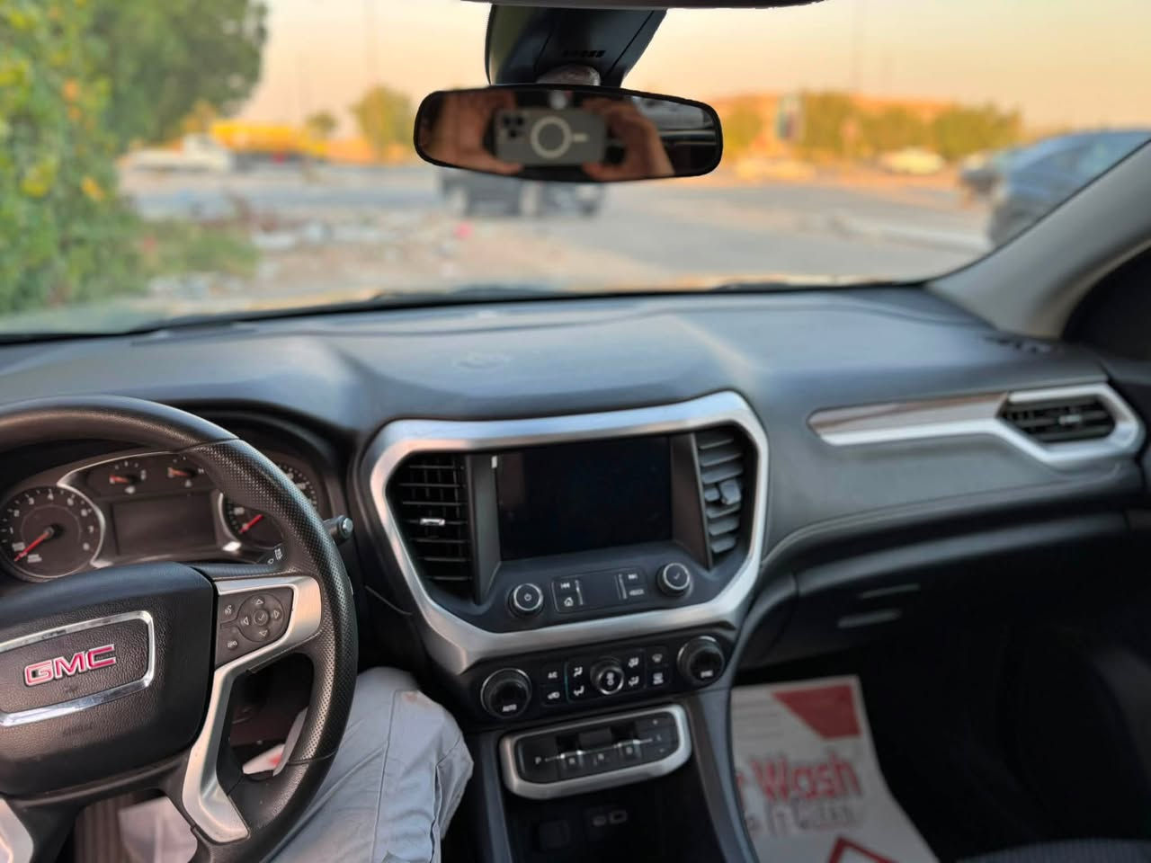 السلام عليكم ورحمة الله وبركاته
مكان السياره النجف الاشرف 

جمسي اكاديا موديل 2023 SLE

كشنات مخمل منفصل 

رادار امامي خلفي 

اشاير بلمري 

كشن السائق كهرباء +تدفئه كشنات 

كامرا وسطيه 

جنطه كهرباء 

شاشه كبيره 

تشغيل عن بعد 

محرك 2000 توربو 

كامرا خلفيه 

وباقي المواصفات المعروفه 

صور الحادث راسلني مرفقه بلمنشور 3 قطع وقطعتين بارد 

***********

متوازي على بيعتها 

السعر السابق 205 

السعر الحالي 190
