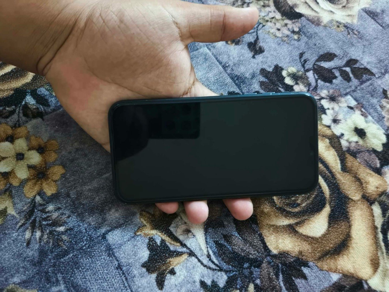 ايفون ١١ • ٦٤ • بطارية ٨٠٪