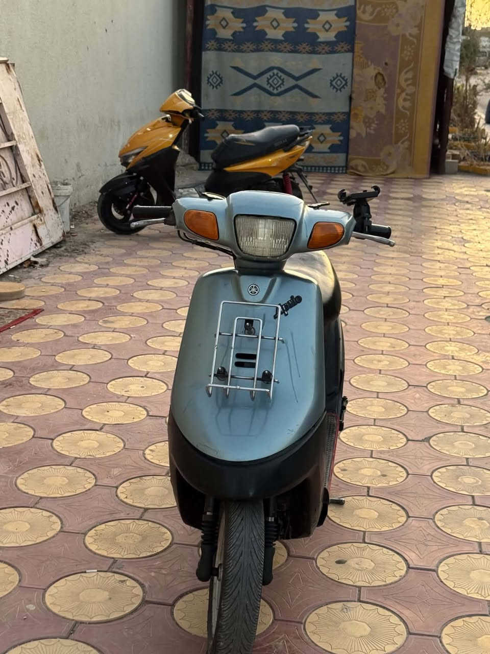 سلام عليكم دراجه بتره للبيع نضيفه ما مفتوحه شغاله سلف هندر كيجات لايت بك لايت دراجه حلوه وجاهزه 
سعر 350وبيه مجال مكانه ناصريه
***********
