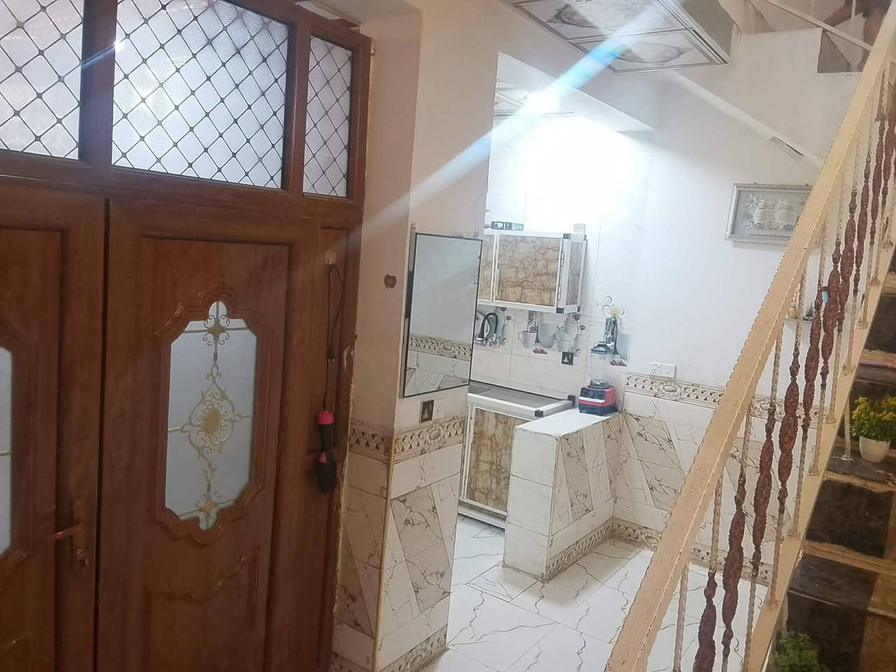 السلام عليكم بيت 66 متر بحي الاطارات غرفتين وصاله وصحيات ومطبخ وستقبال بناء نضيف طابوك ركن على حديقة رقمه 29333 السعر 110 وبي مجال  ***********
