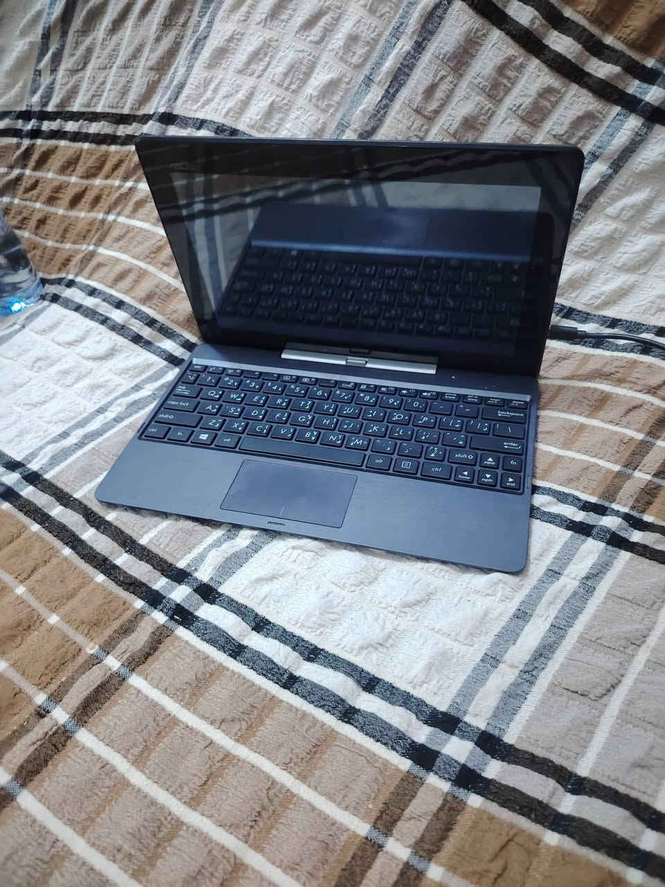 ايباد • نظيف • مع شاحن