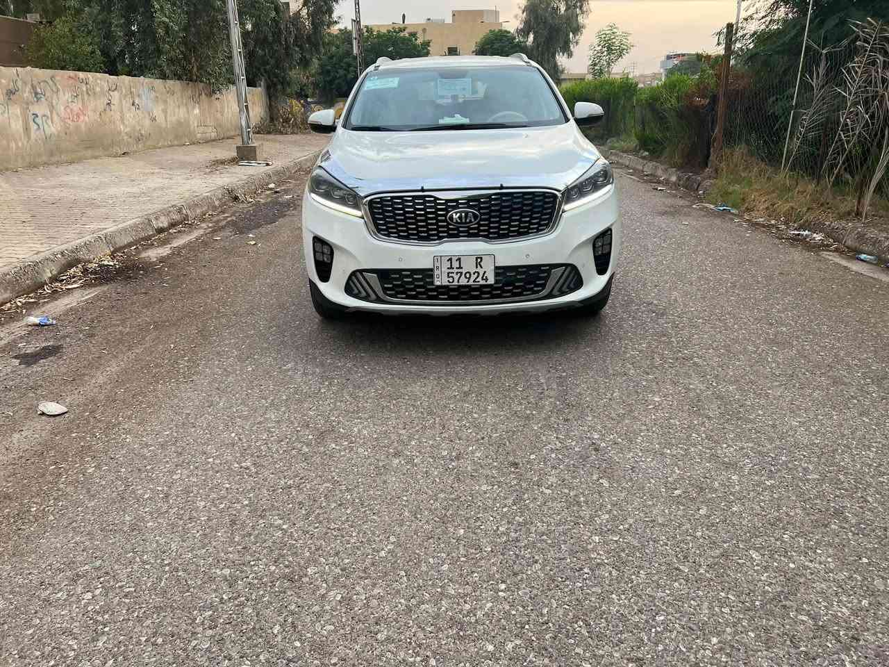 كيا سورنتو خليجي
رقم بغداد مشروع وطني
موديل ٢٠١٩ شكل ال٢٠ 
دبل شباك شكل الجديد 
لون ابيض 
٦ سلندر ٧ راكب 
فوووووول مواصفات بدون فتحة 
بصمتين: تشغيل وتقفيل 
بردات خلفية اصلية 
الباب الخلفي كهربا
نظام ايكو ادرايف 
كشنات جلد 
كشنات ٢ كهرباء
شاشة كبيرة اندرويد 
جي : بي: اس : خرائط طرق 
كامرة دوارة اصلية 
حساس امامي وخلفي 
مري شفط مع القفل 
تحكم استيرن فول 
حاكية : ابلوتوث: اوكس 
كيجات السرعة زئبقية 
شاشة الدشبول الكترونية 
نظام ايكو درايف 
نظام سبورت ورياضي وعادي 
تبريد ابيانو لمس 
تبريد ٣ قطع ثلج 
مانع انزلاق وانحدار 
اضواء ترحيب بليدات 
علامة سورنتو بلدوسة 
لد امامي وخلفي 
لايت زنون اصلي 
اشاير بلمري 
يدات نيكل اصلي 
ويل اكروم ١٩
تخم تاير جديد لك 
ماشية ٧٠ الف اصلي 
لايت اسود ٥ عدسات 
كير ومكينة وصدر وحدادية وتبريد كفالة عامة 
بدون ضربة وتبديل واسخوط وبارد ورصعات وصبغ عدى بارد بسيط 
سيارة جديدة ومال بيت مابية اي نقص 
كتلوكات الشركة موجودات// البصمة الثانية ممستخدمة// 
الرقم الدولي الجديد / هزة جديدة / سنوية جديدة بسمي 
السعر ٢١٧$ 
***********

