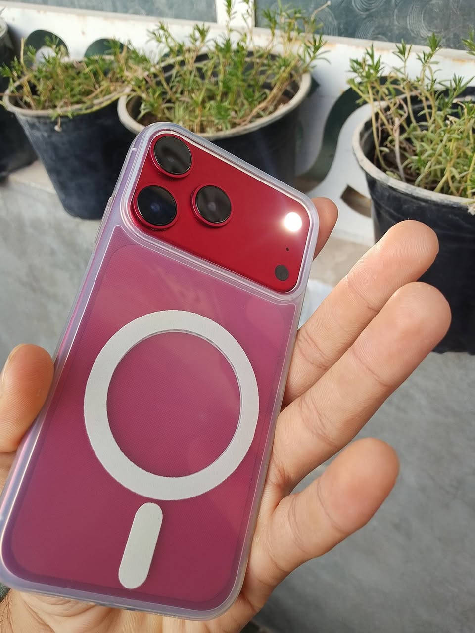 السلام عليكم 
ايفون XR محور 18 برو فقط تحوير شاصي التلفون نضيف وكله شغال من فلاش وسيمكارت وكاميرات فيس ايدي شغال التلفون مستبدل فقط بطاريه ونسبتة 73 ذاكره 64 نموذج M شرق اوسط عربي سعره 250 الف 
عنواني نجف ميلاد حولي شارع جامعة الكفيل 
***********

نص مكتوب في الصور:
- ٦:٣٤ البطارية حالة البطارية والشحن رسالة مهمة حول البطارية حالة بطاريتك متدنية جدًا. يمكن أن يبدل أحد مزودي خدمة Apple المعتمَدين البطارية لاستعادة الأداء والطاقة القصويين. العثور على خيارات الخدمة... الحد الأقصى للقدرة ٧٣٪ هذا قياس لقدرة البطارية مقارنة بقدرتها عندما كانت جديدة. قد تتسبب القدرة المنخفضة بتقليل ساعات الاستخدام بين عملية الشحن والأخرى. أقصى قدرة للأداء تدعم بطاريتك حاليًا الأداء الطبيعي وقت الذروة. شحن البطارية المحسن للحد من استنزاف عمر البطارية، يتعلم الـ iPhone من عادات الشحن اليومية، بحيث ينتظر ولا يتجاوز ٨٠٪ حتى يحين موعد حاجتك إلى استخدامه.
- حول القطع والخدمة تجمع Apple سجل تاريخ القطع والخدمة، ويعرض السجل معلومات عن هذا الـ iPhone وحالته وتفاصيل إصلاحه. معرفة المزيد... سجل تاريخ الخدمة البطارية الخدمة
- ٦:٣٤ رجوع حول الاسم iPhone 18 pro إصدار iOS 18.7.10 اسم الطراز iPhone XR رقم الطراز MT302LL/A الرقم التسلسلي DNPYNBWKXKN انتهت صلاحية التغطية القطع وسجل تاريخ الخدمة الأغاني الفيديوهات ١٠ الصور IV التطبيقات ١٢ السعة ٦٤ غ.ب. متوفرة ٣٥,٩٥ غ.ب. من إجمالي ٧٩,٣٥ غ.ب.