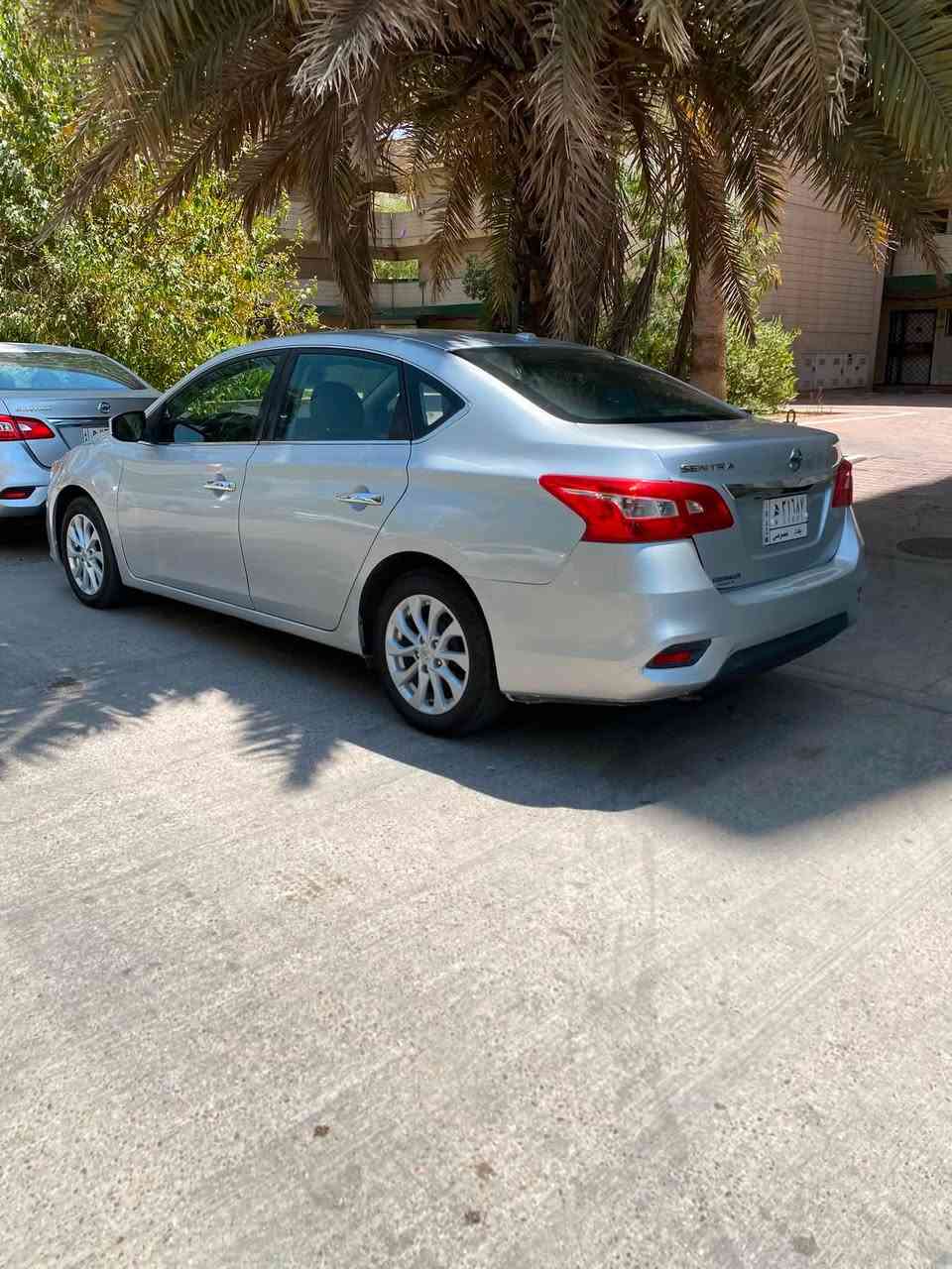 نيسان سنترا موديل 2019 للبيع
وارد امريكي بجم كبس حادث خلفي مواصفات sv
السيارة بدون دواخل بدون ايرباك✅
* محرك 1.8 لتر 4 سلندر DOH
مواصفات: ✅تشغيل بصمة وبصمة ابواب
✅رادار امامي
✅تحكمات ستيرن
✅شاشة كار بلي
✅مانع انزلاق
✅كروس مثبت سرعة
✅نظام ايكو
✅كامرة دوارة
✅تخم تايرات جديد
✅باتري اصلي جديد
سيارة جاهزة ونظيفة جدا استعمال منزلي واحلى من الصور بعد 
السعر المطلوب 115 وبيهة مجال 
مكان السيارة بغداد الدورة
***********
