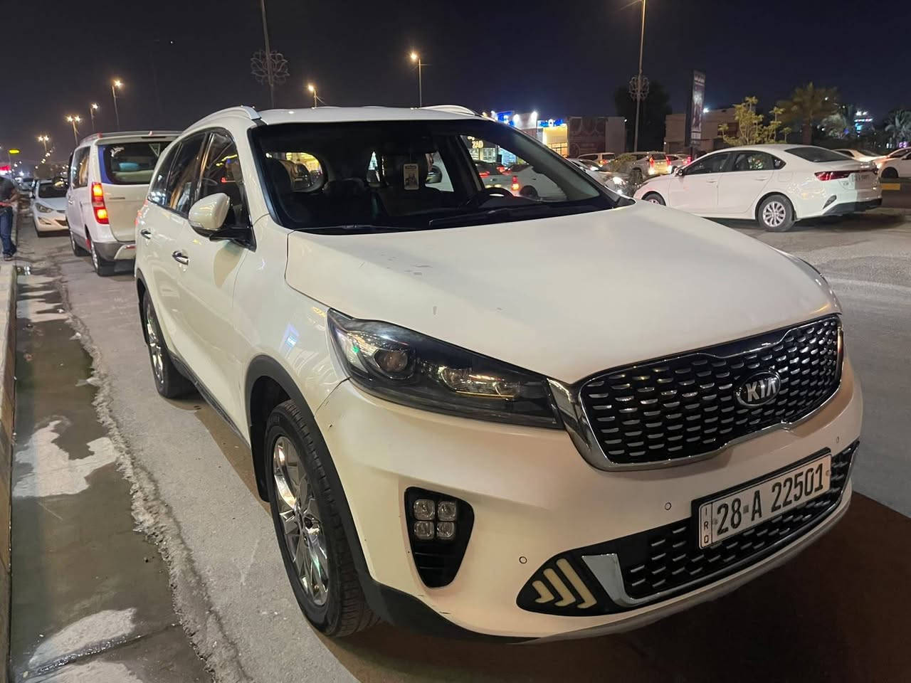 السلام عليكم
سورنتو 2020 خليجي 
محرك 6
مواصفات معروفه 
بيه صبغ بنيد و جاملغ  ايسر 
ماشيه 138 
السعر 190 مع مجال 
الاستفسار ***********
