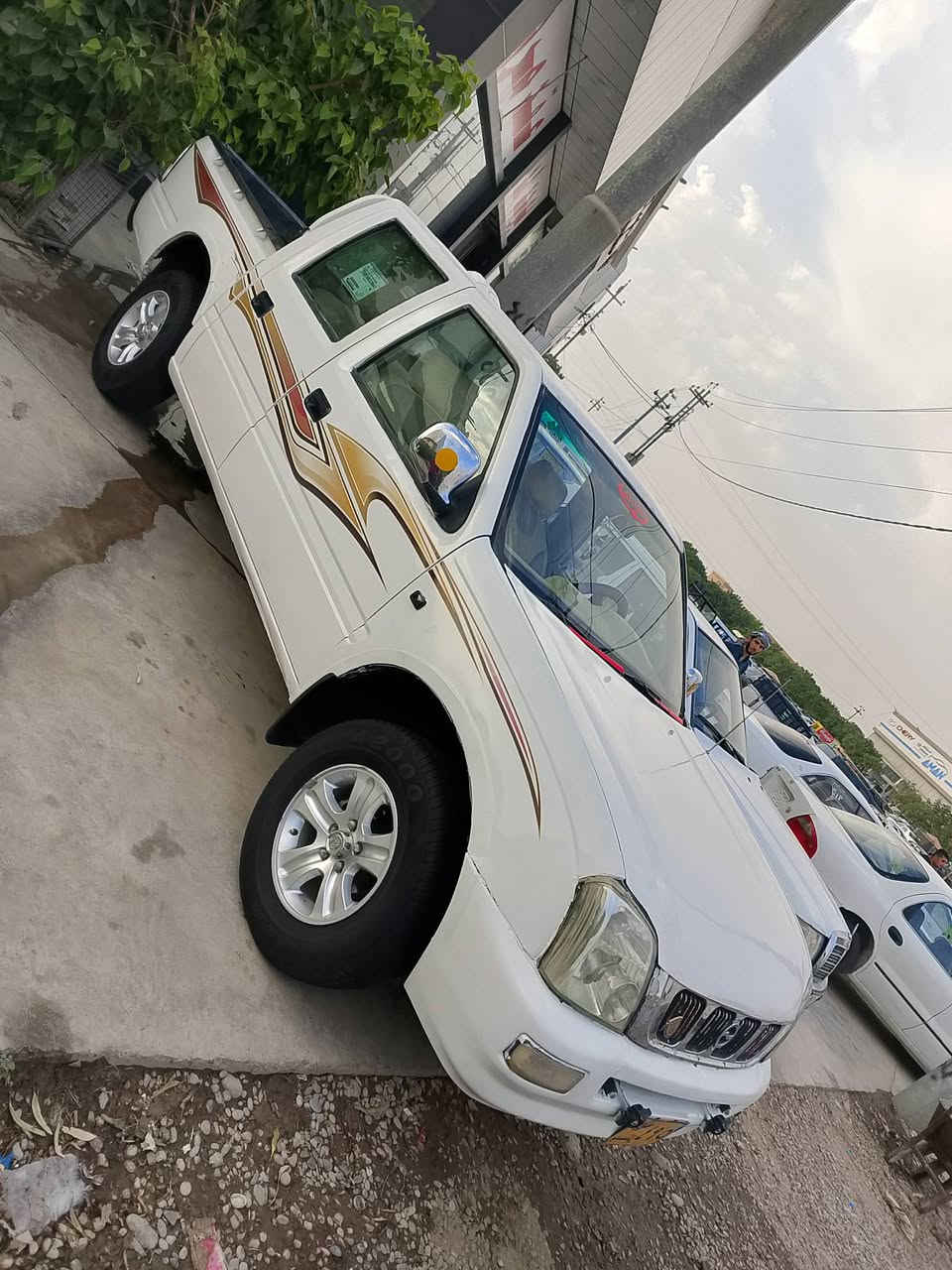 پیکاب مودیل 2007 مکینە بەخ
بەشەرتری گێڕو مکینە ی بێ عیب
ده عمو لێدراوی نیە
مەنفێست و اولات بەرشەرت
نرخی 27گڵا
شوێن کەلار
***********

نص مكتوب في الصور:
- 2007