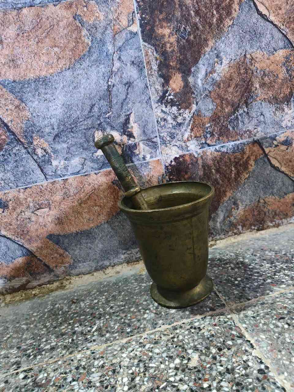 الكبير طول الهاون 18 طول اليده 27 الوسطاني طول الهاون 15 طول اليده 23/ونص
الصغير طول الهاون 13 طول اليده 20 السعر 250 ألف وبيهن مجال للاستفسار إتصال أو وات ساب ***********مكاني بغداد مدينة الصدر

