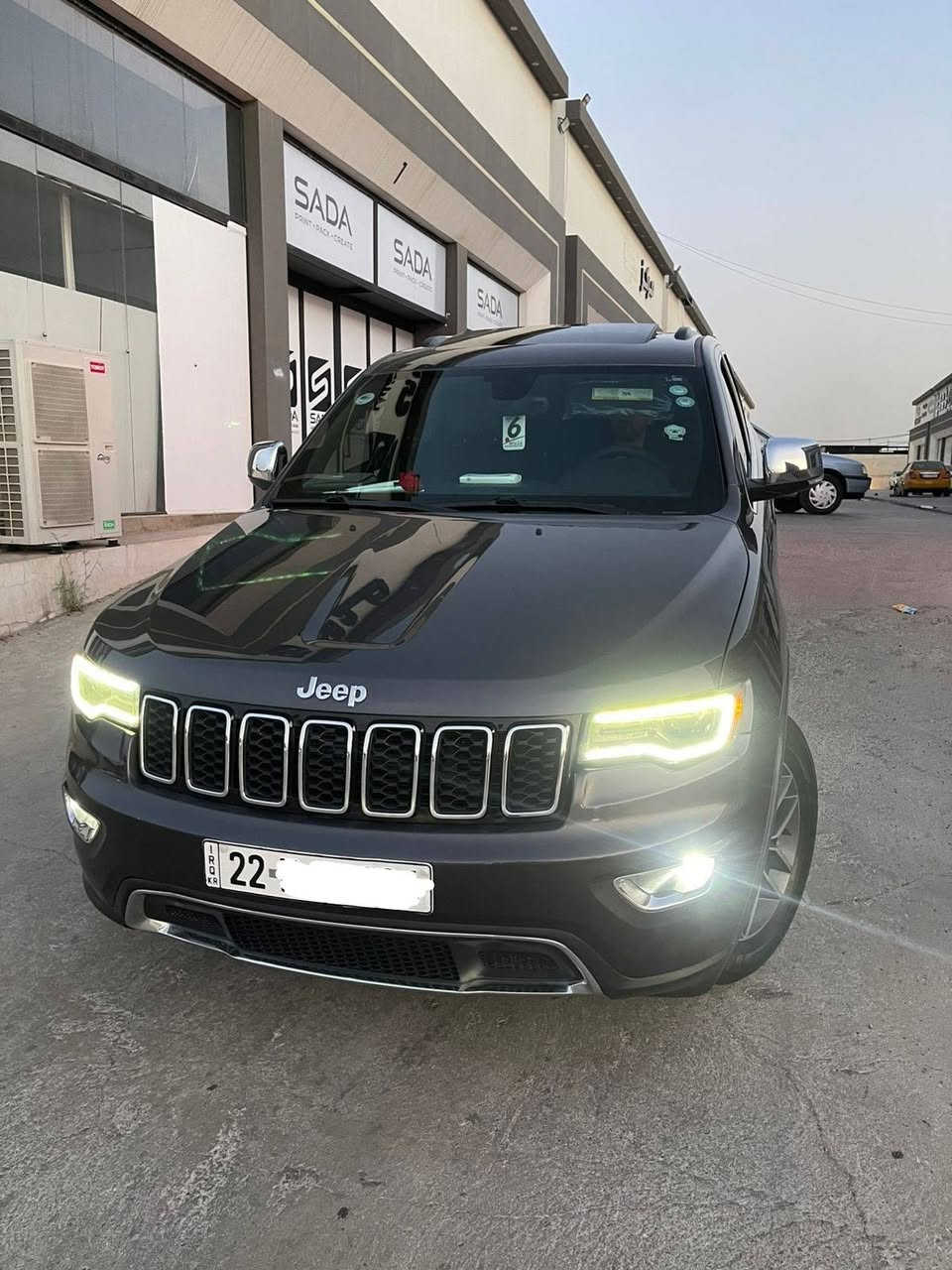 سلام عليكم Jeep للبيع او مراوس حسب القناعه
مواصفات السياره...
فول مواصفات لمتد اعلى مواصفات بلجيب كراسي كهرب حار بارد بلكشنات كشن خزن كشنات الخلفيه تدفئه بنورامه مودات قياده صندوق كهرب رادار خلفي وتوقف ذاتي  سبير مانازل السياره حيل حلوه وجديده كلين تايتل بدون صبغ وبدون بارد سونرات اثنين بيها طخم امامي وخلفي جديد طخم تايات جدد تبريد ثلج السياره شرط التحويل رقم اربيل هزه جديده بصمه تشغيل وبصمه ابواب وتشغيل عن بعد السياره تو ويل ما فور ويل ماشيه 86 كامره دواره وبعد بيها هواي مواصفات...
***********
***********
