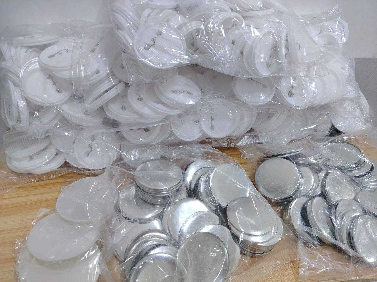 بروشات قياس ٥٨ سعر ١٠٠ بروشة ب١٨ الف
يوجد خدمة توصيل ديالى ٣ الاف محافظات ٥ الاف. 
📩 للطلب والحجز راسلونا عبر الخاص 👈
أو عبر الواتساب ***********
